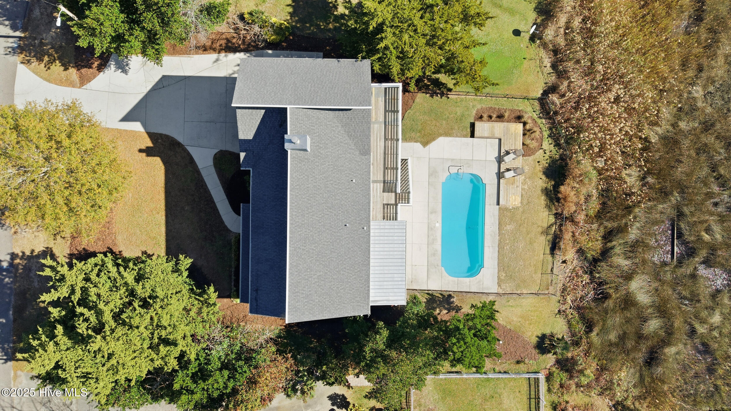 100542075 | Photo 51