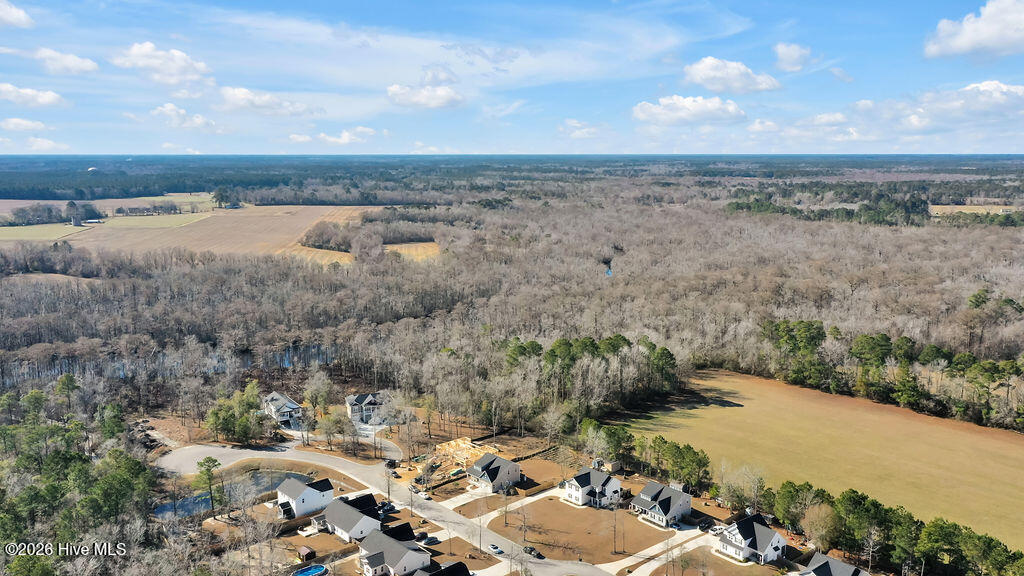 100548902 | Photo 46