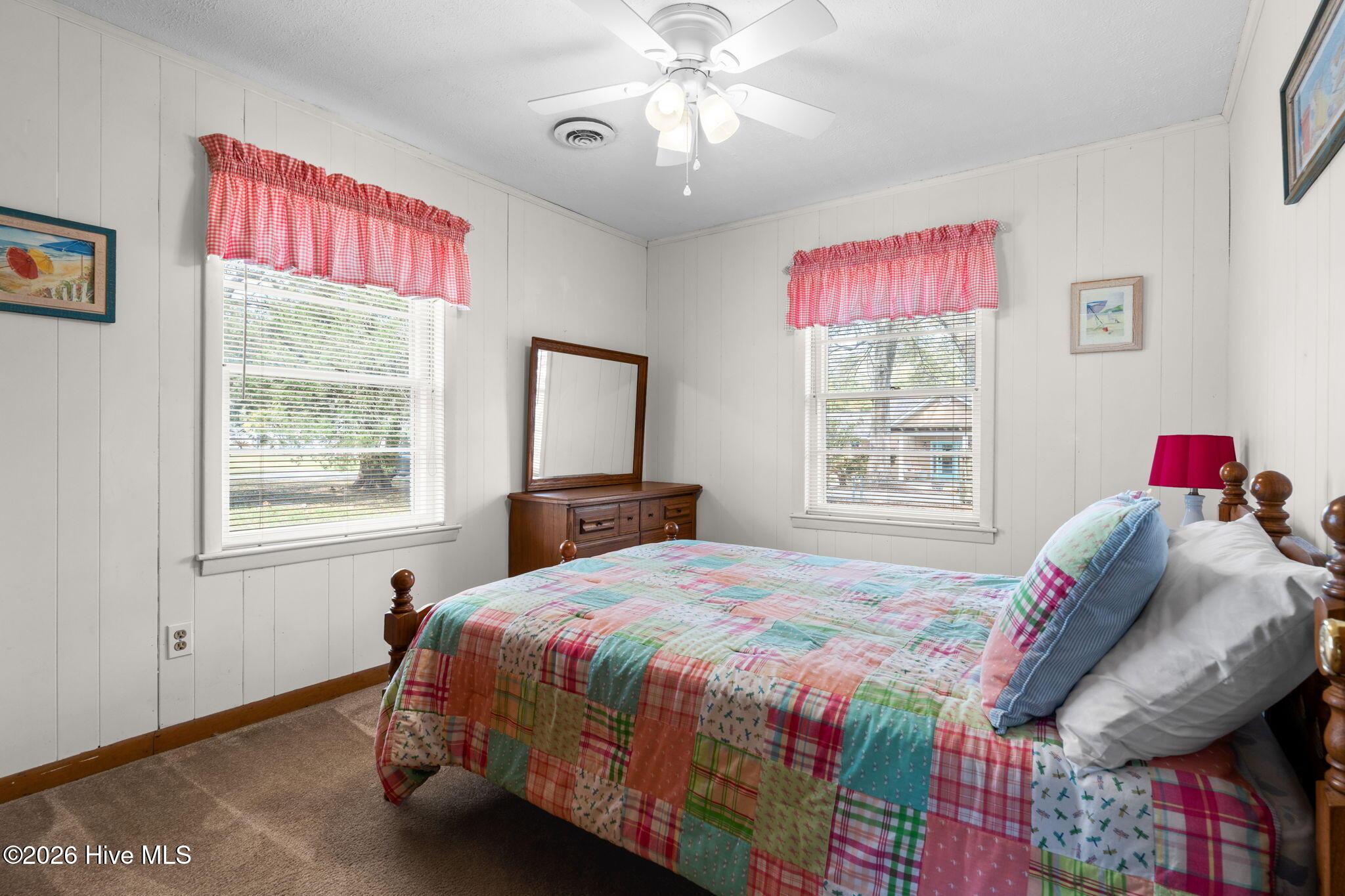 100562927 | Photo 12