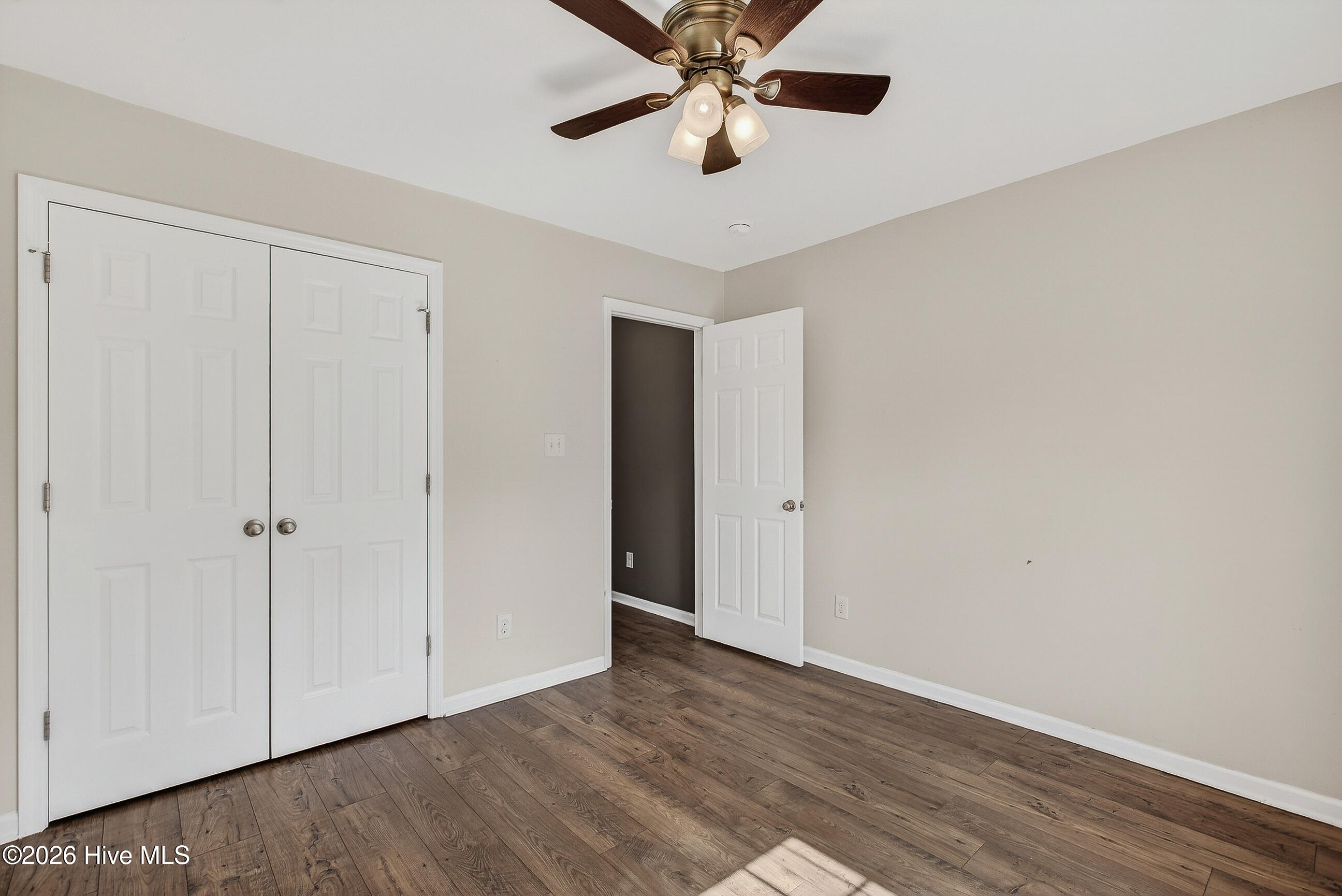 100563999 | Photo 26