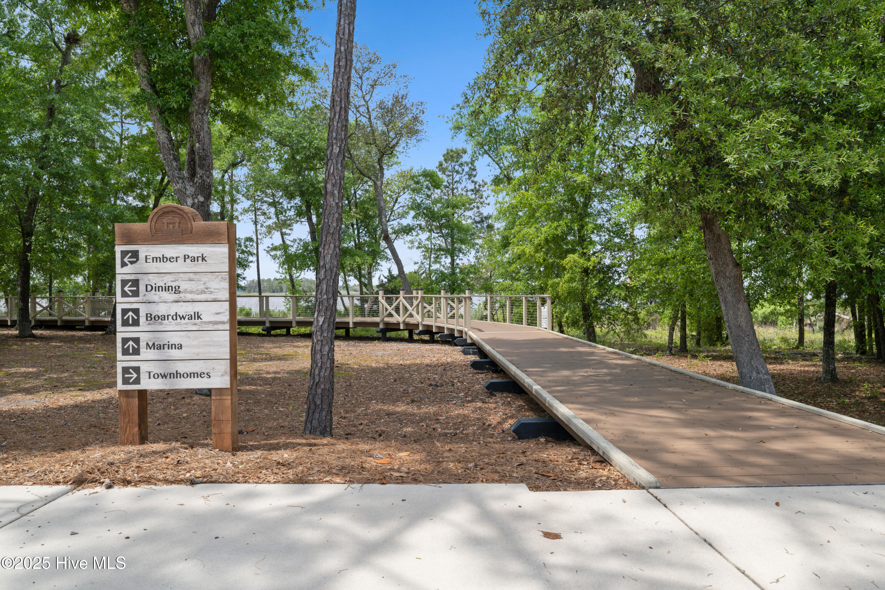 100526645 | Photo 76