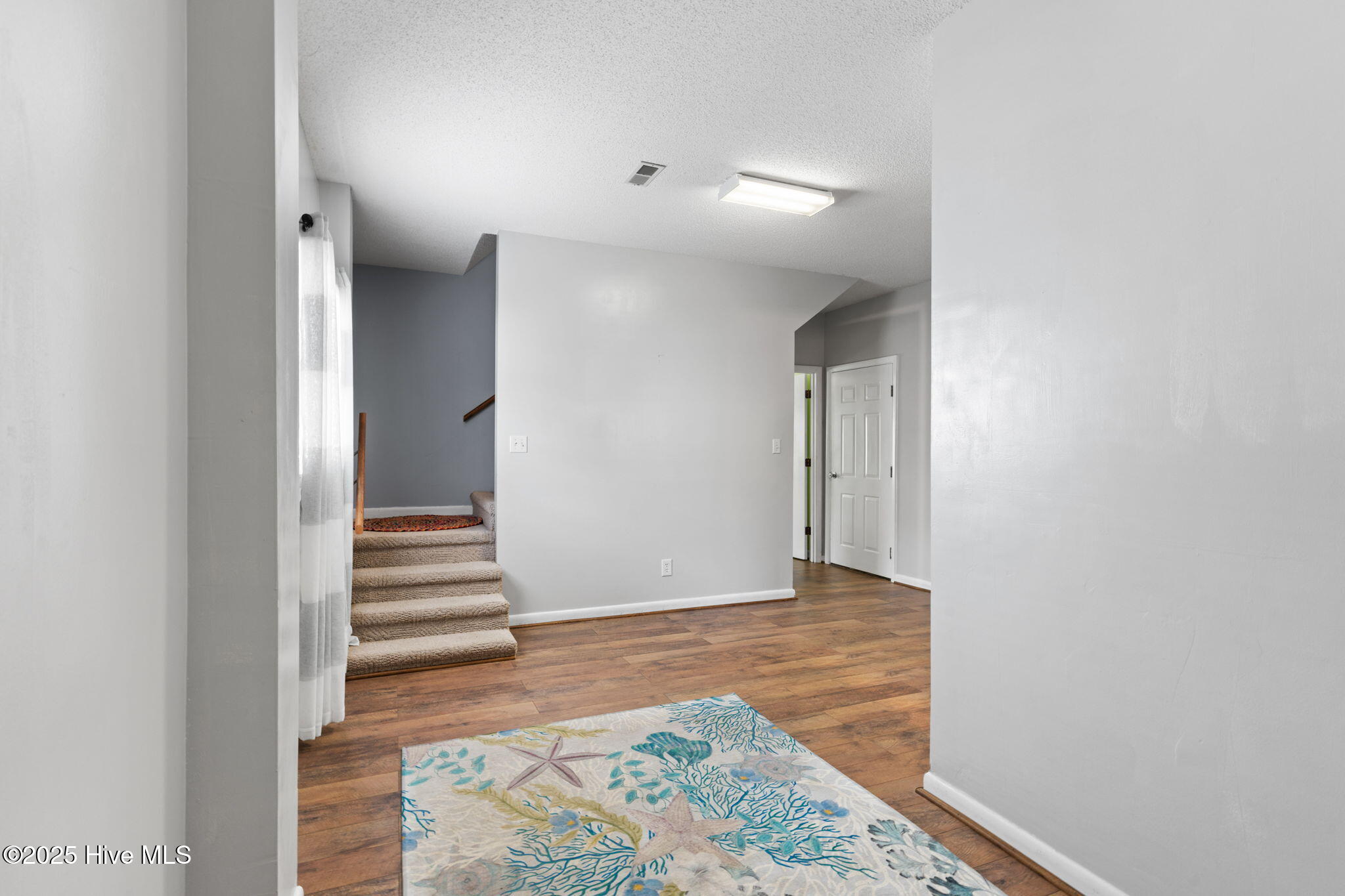 100544107 | Photo 30