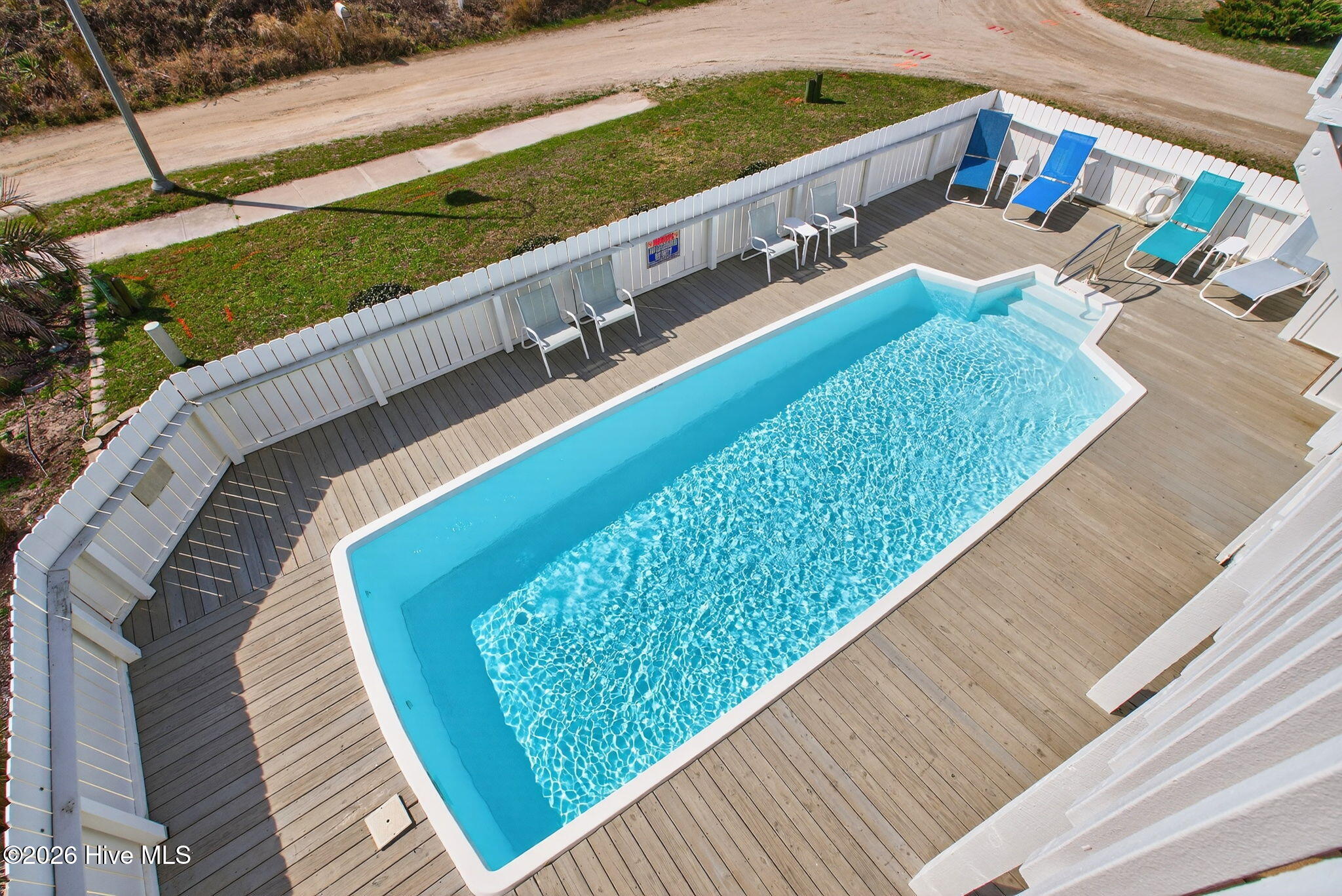 100558520 | Photo 50