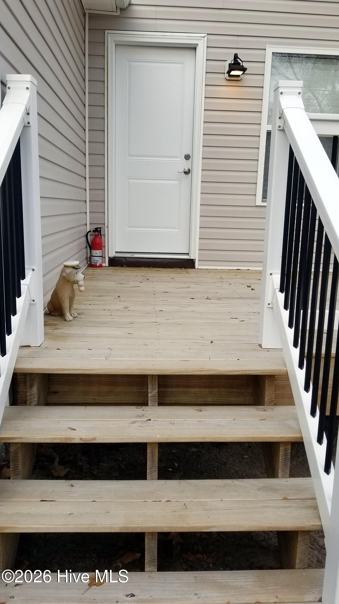 100548783 | Photo 36