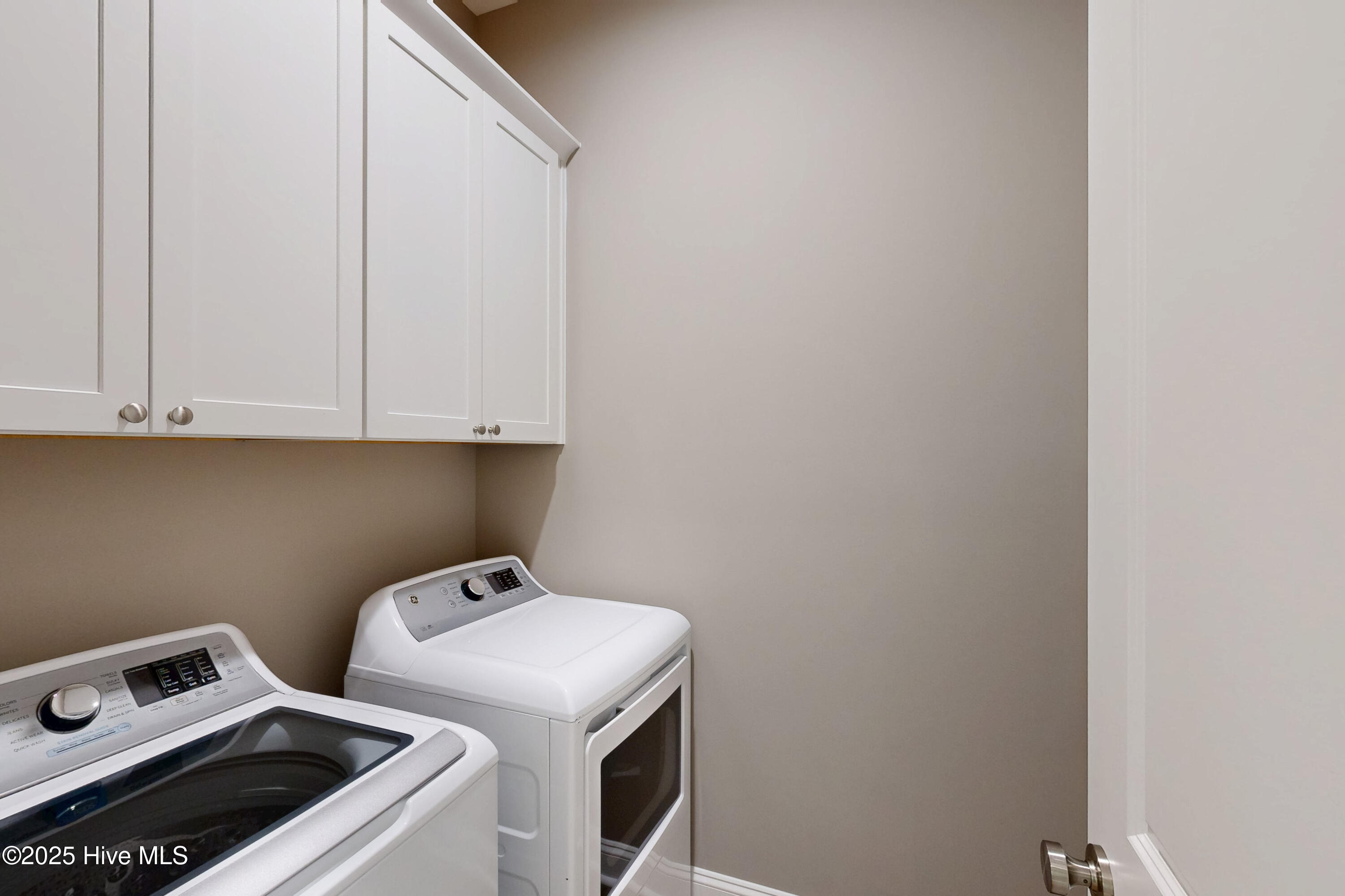 100534156 | Photo 38