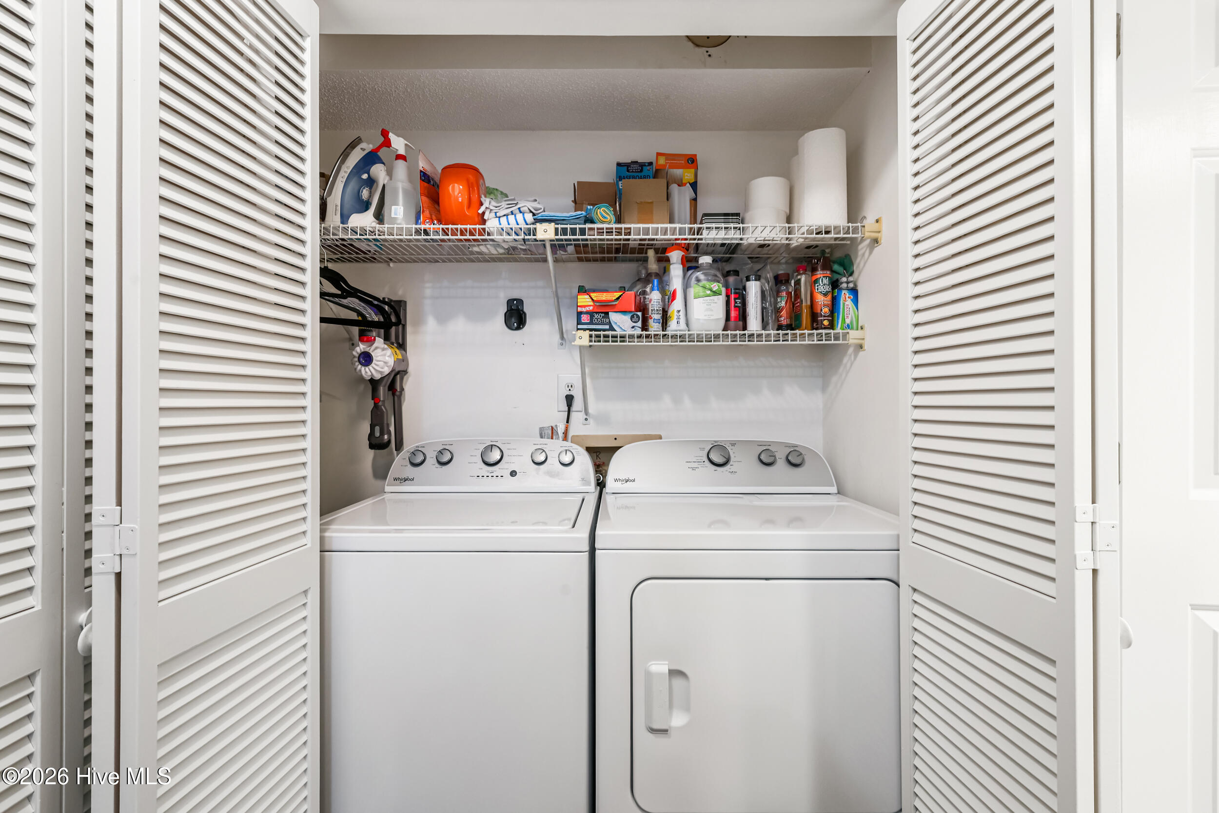 100557984 | Photo 28