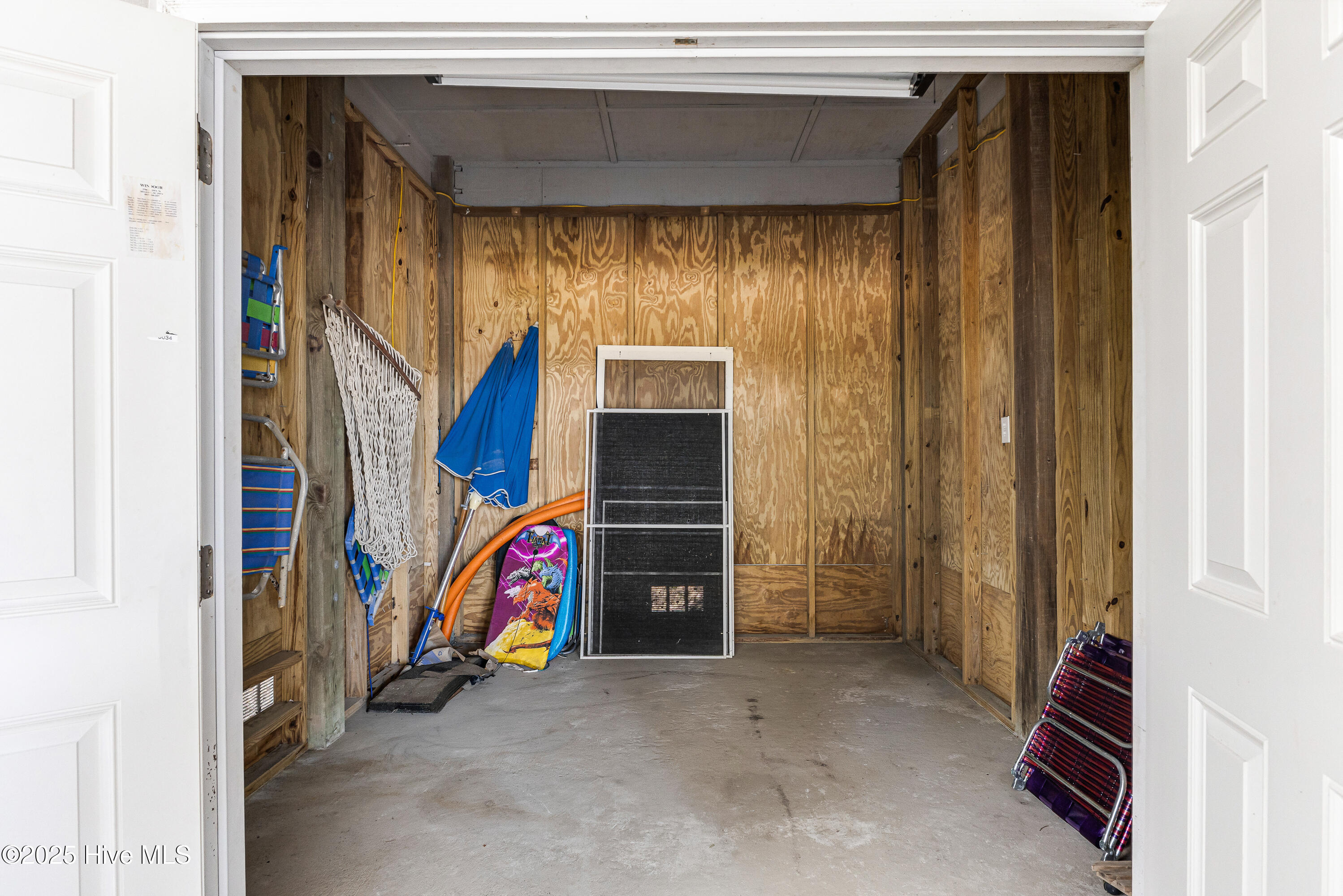 100522444 | Photo 36