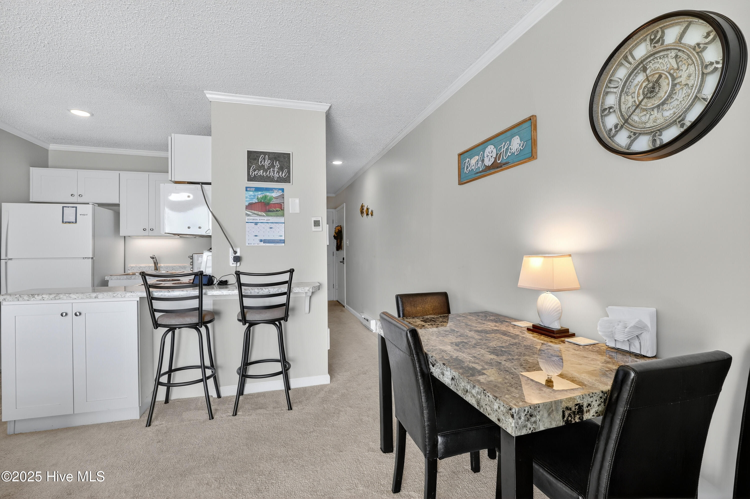 100534180 | Photo 15