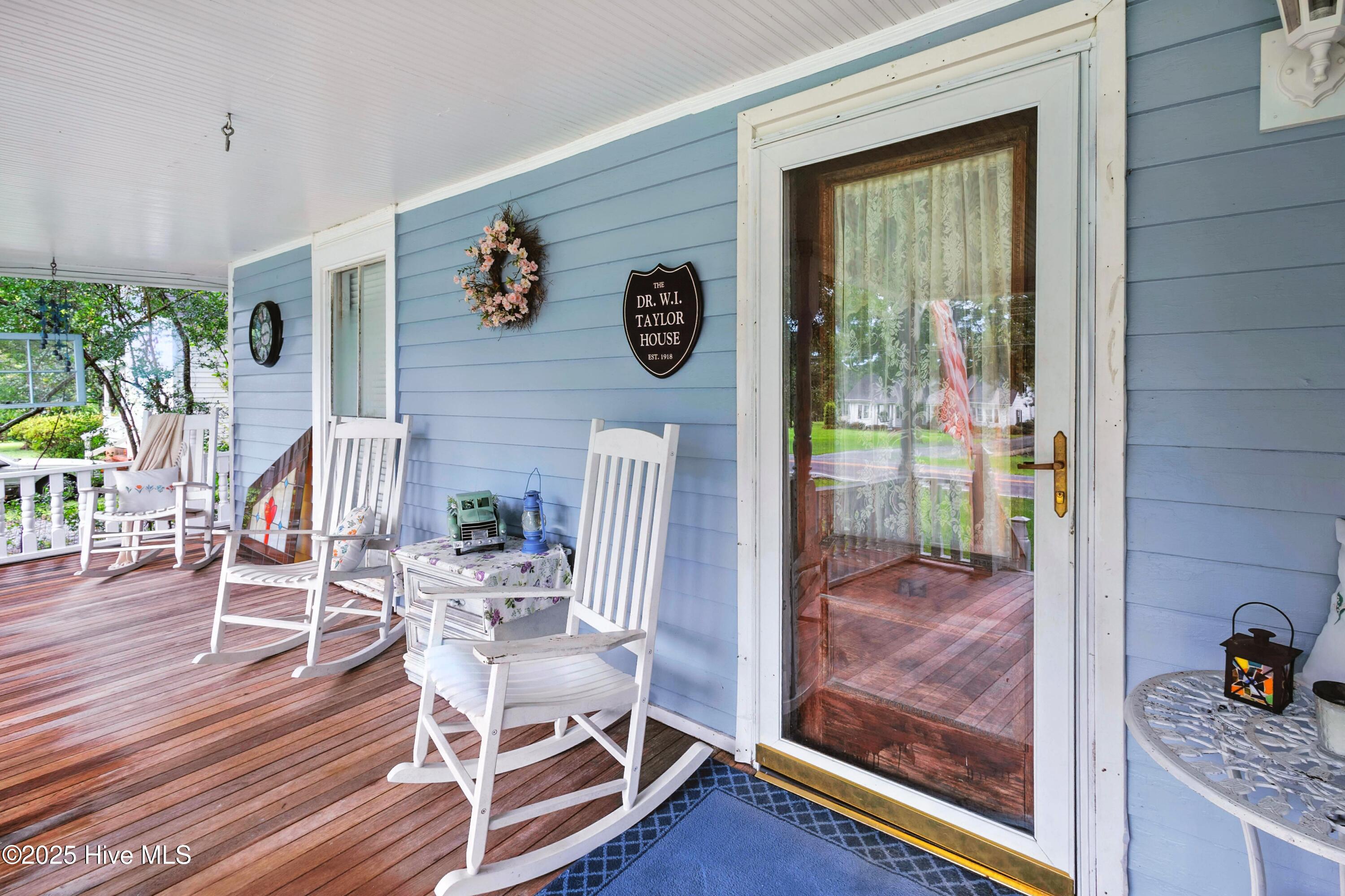 Homes for sale in Burgaw, NC | 207 S Walker St, Burgaw, NC 28425 | MLS# 100525104