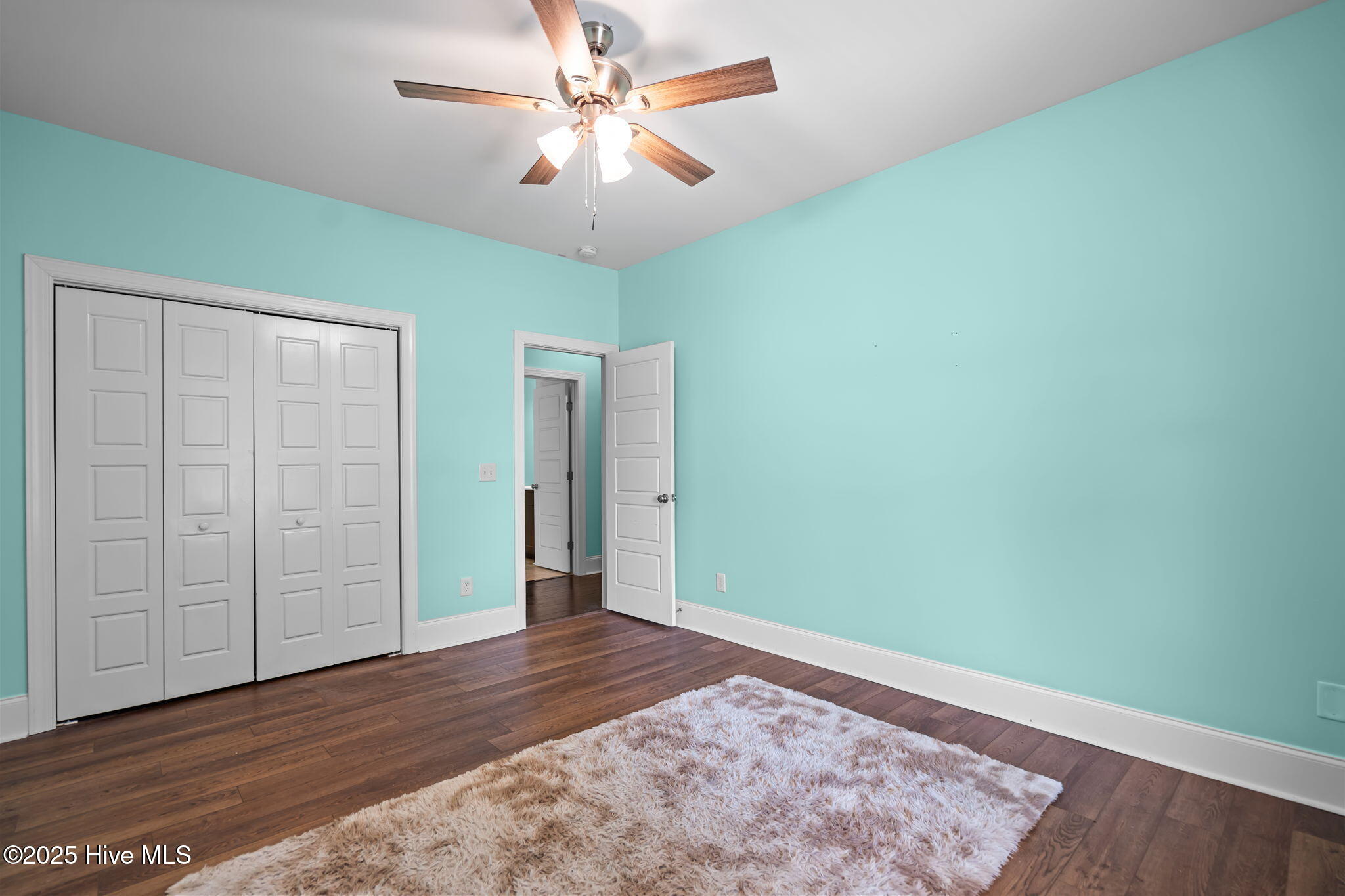 100525866 | Photo 28