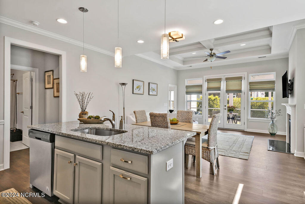 100537032 | Photo 11