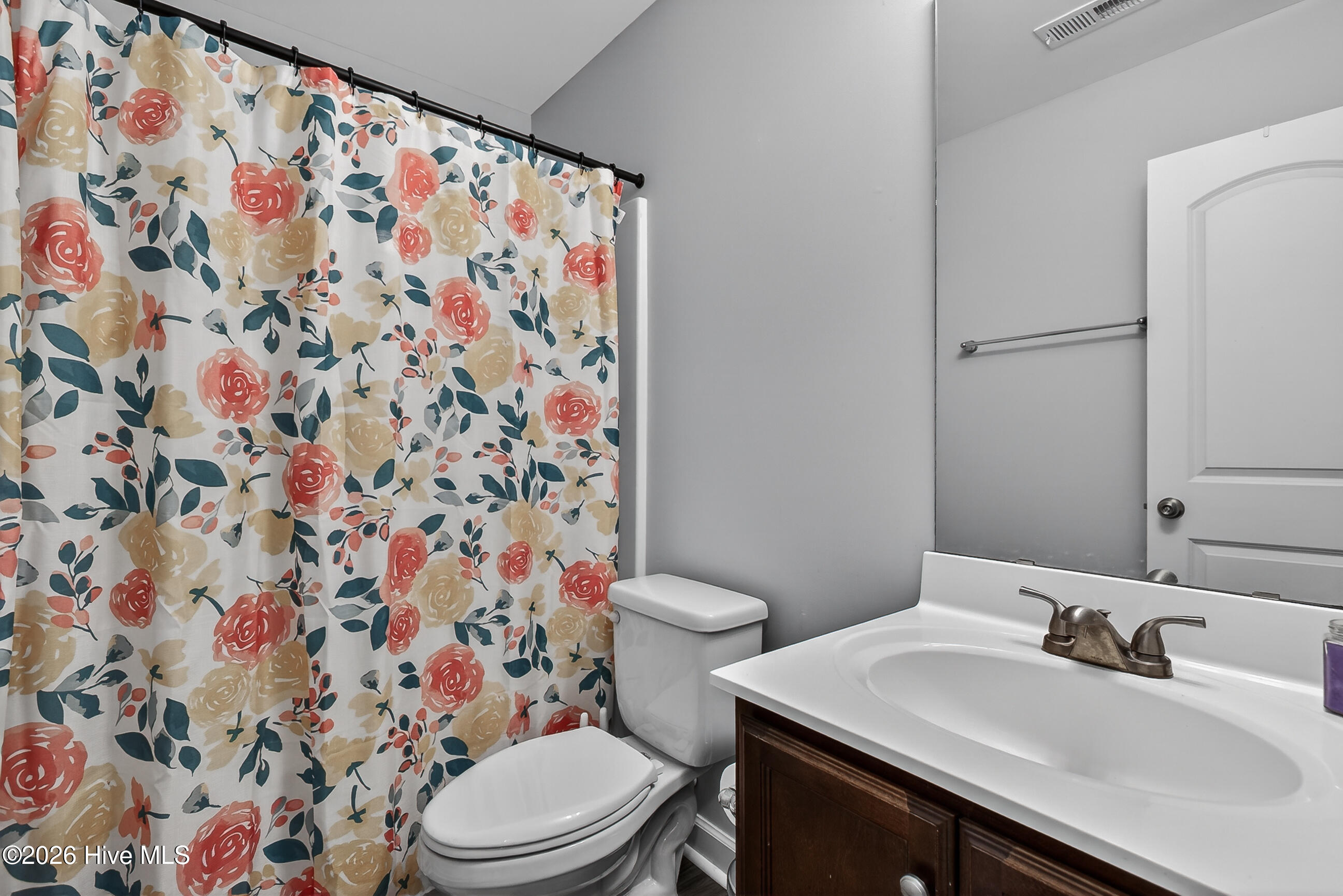 100569204 | Photo 22