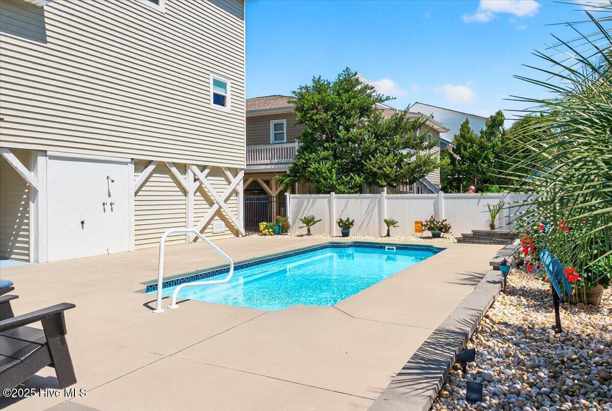 100529253 | Photo 46