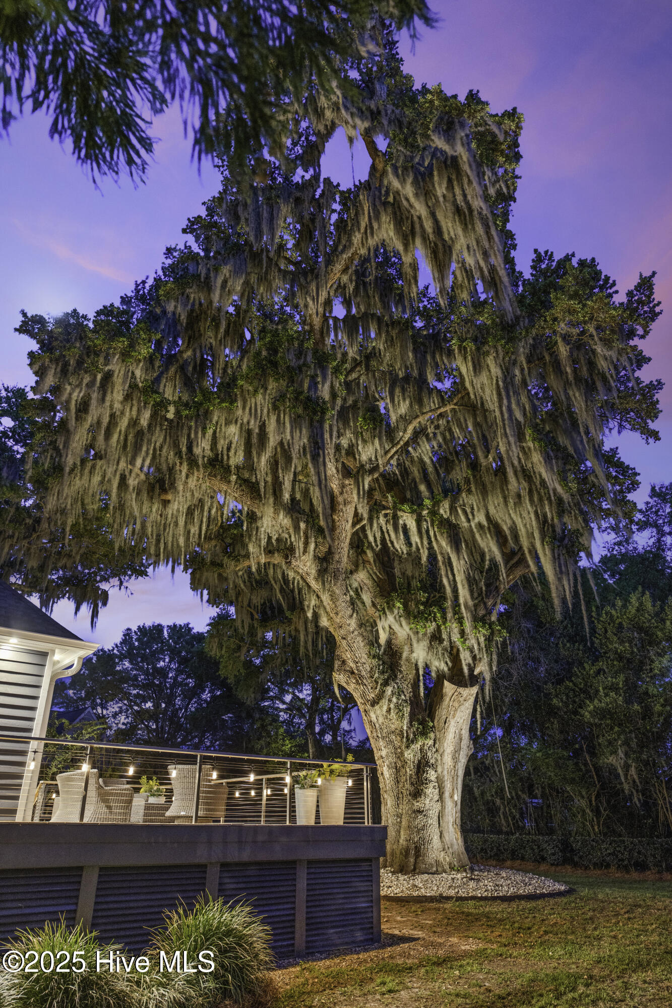 007_6412_westport_dr_twilight-7_948