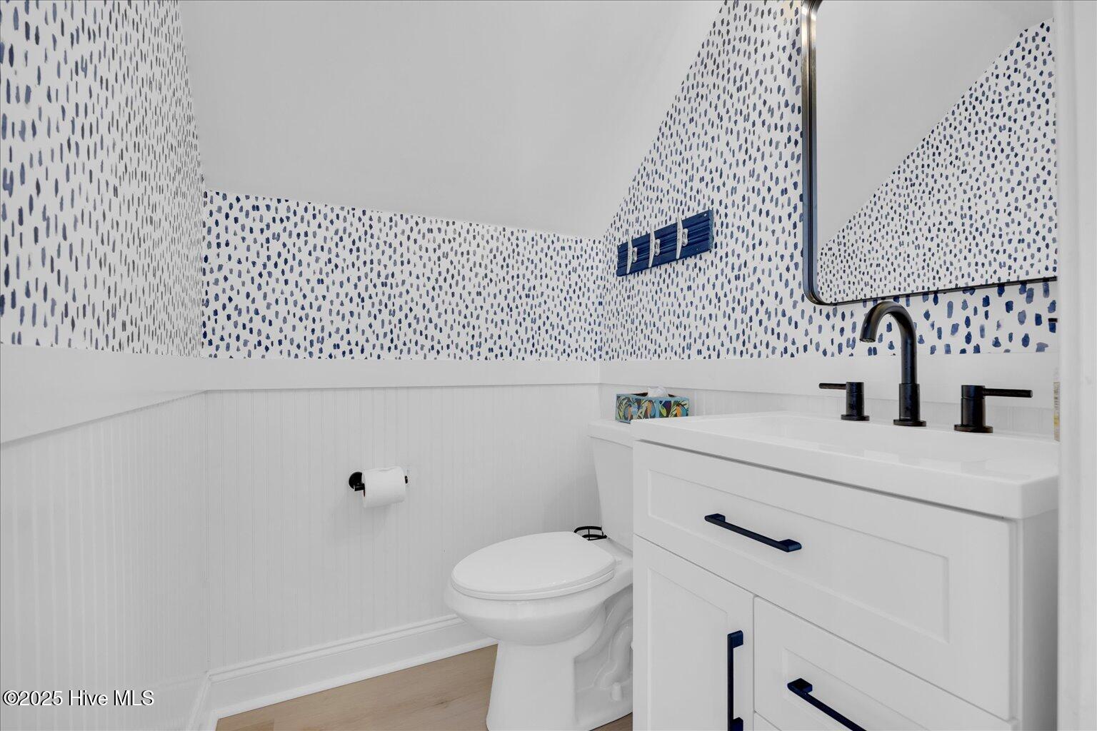 100545329 | Photo 26