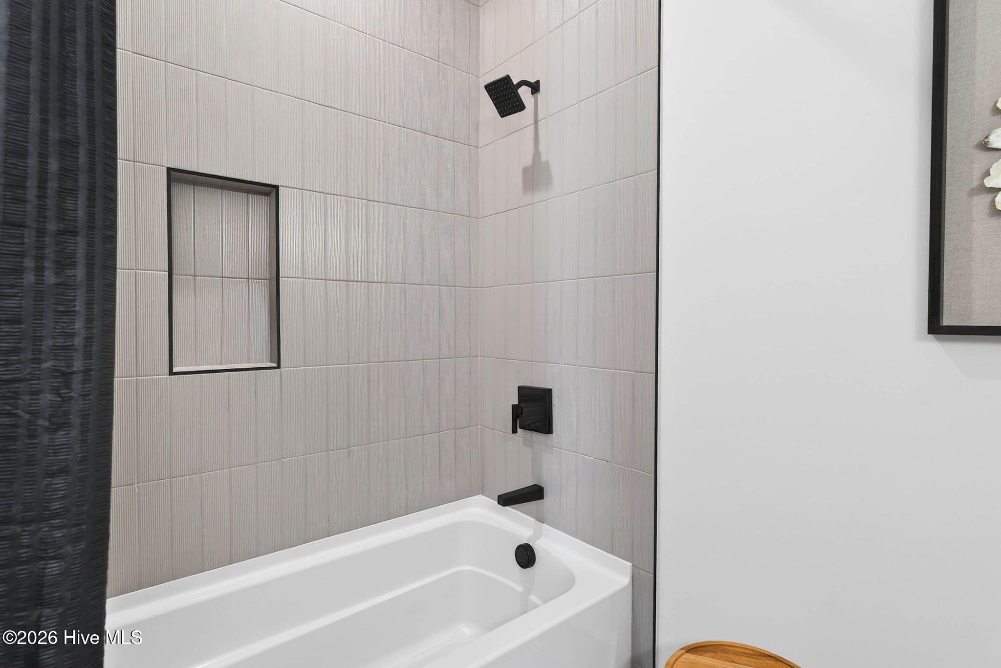 100565153 | Photo 52