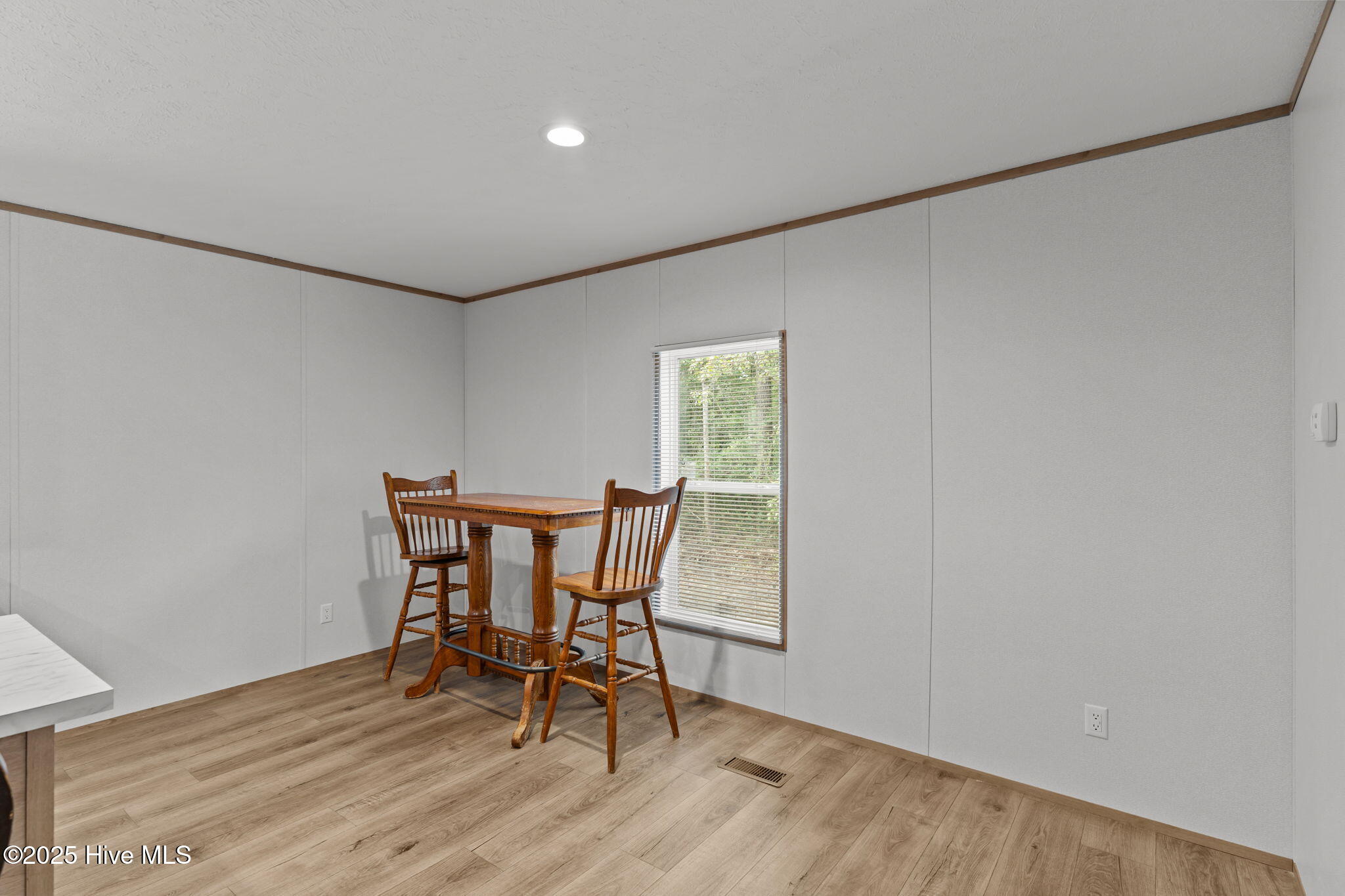 100522935 | Photo 15