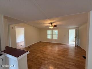 100530842 | Photo 11