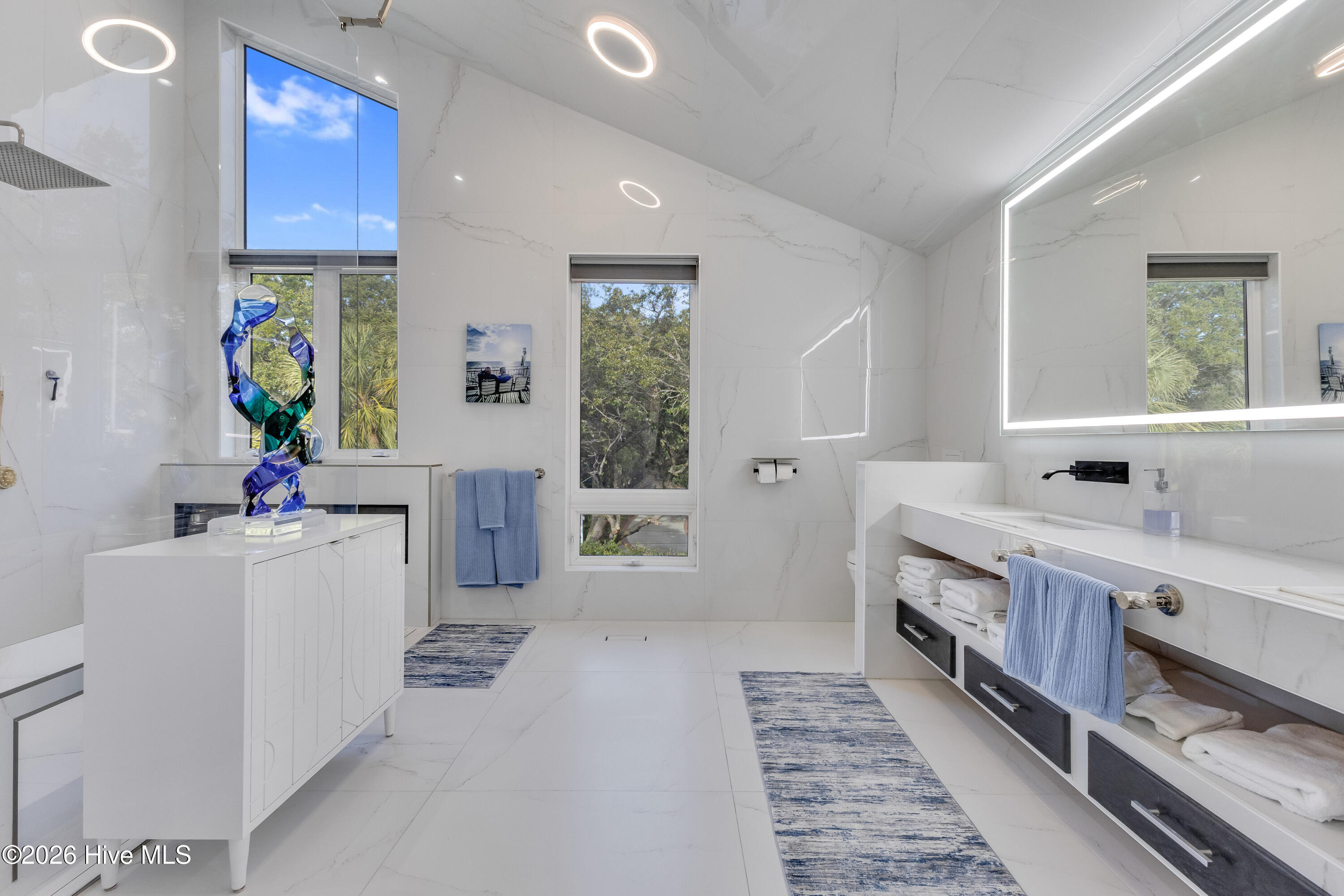 100559856 | Photo 38