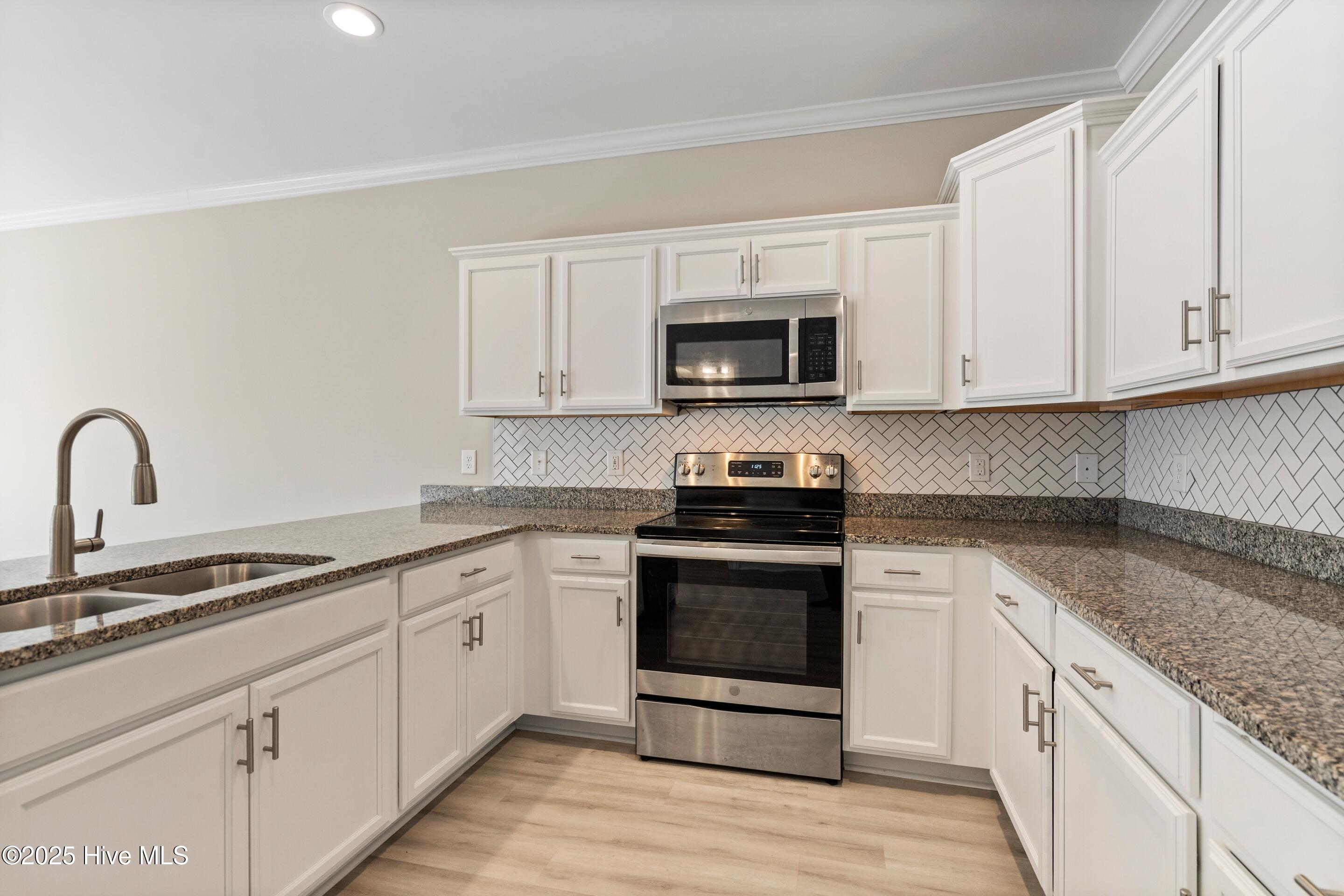 100538952 | Photo 12