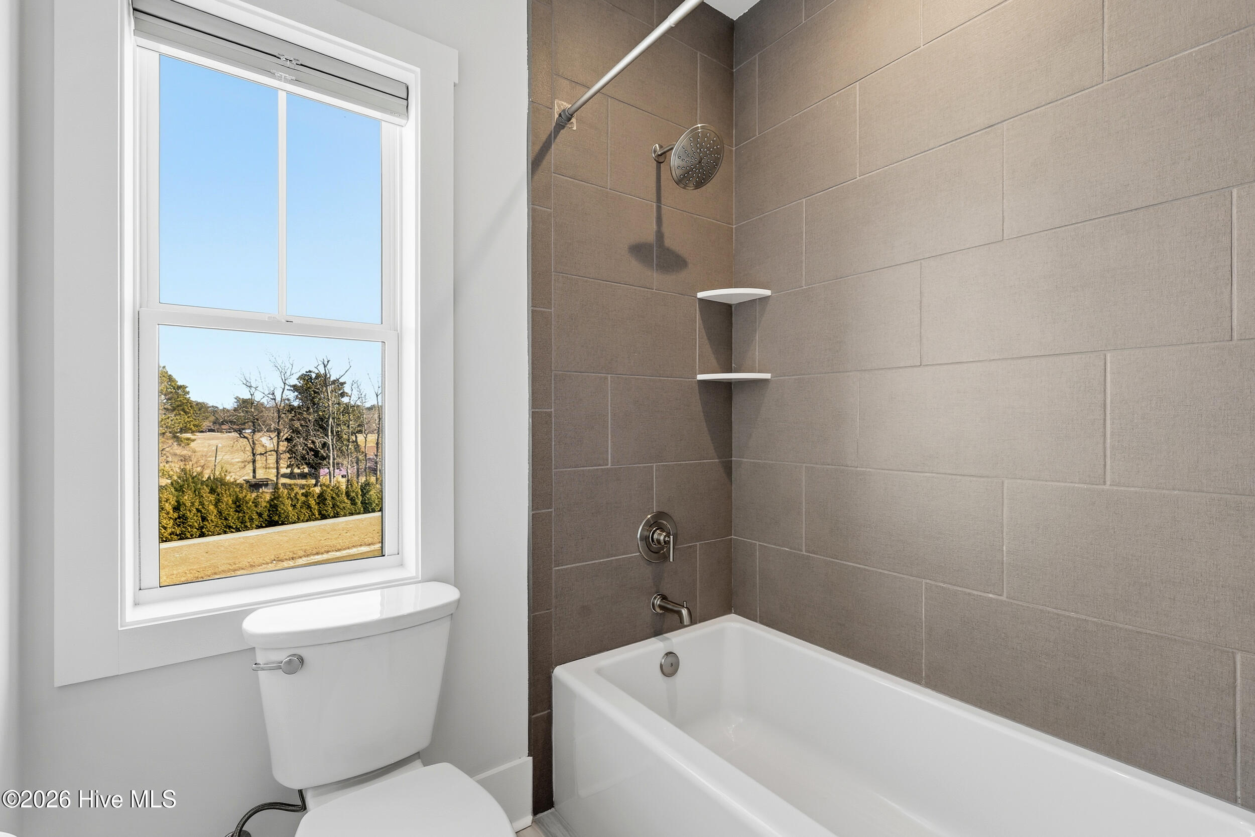 100553970 | Photo 36