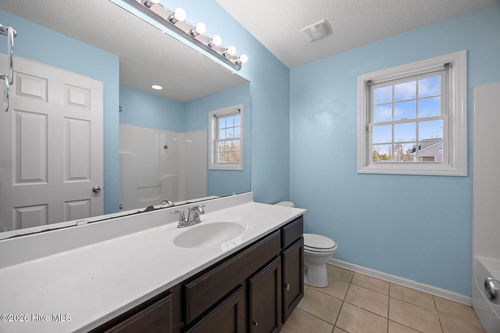 100557528 | Photo 23