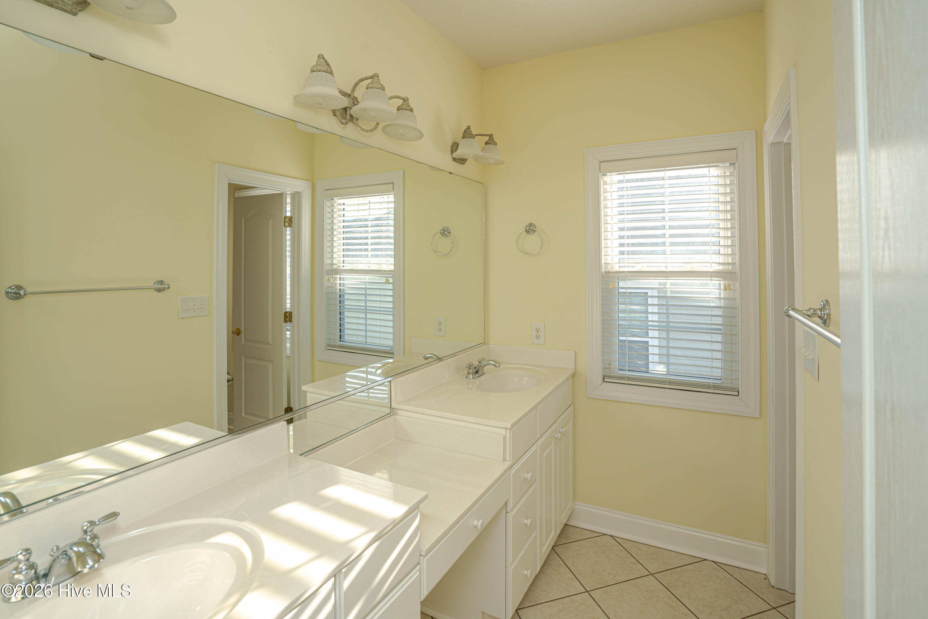 100553536 | Photo 25