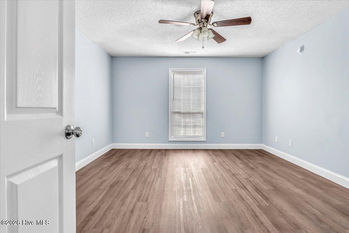 100555805 | Photo 17