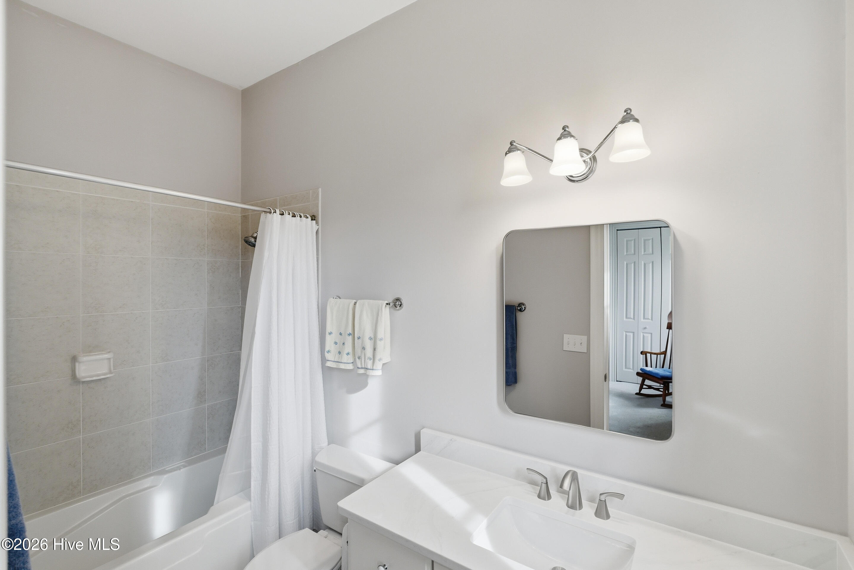 100568595 | Photo 38