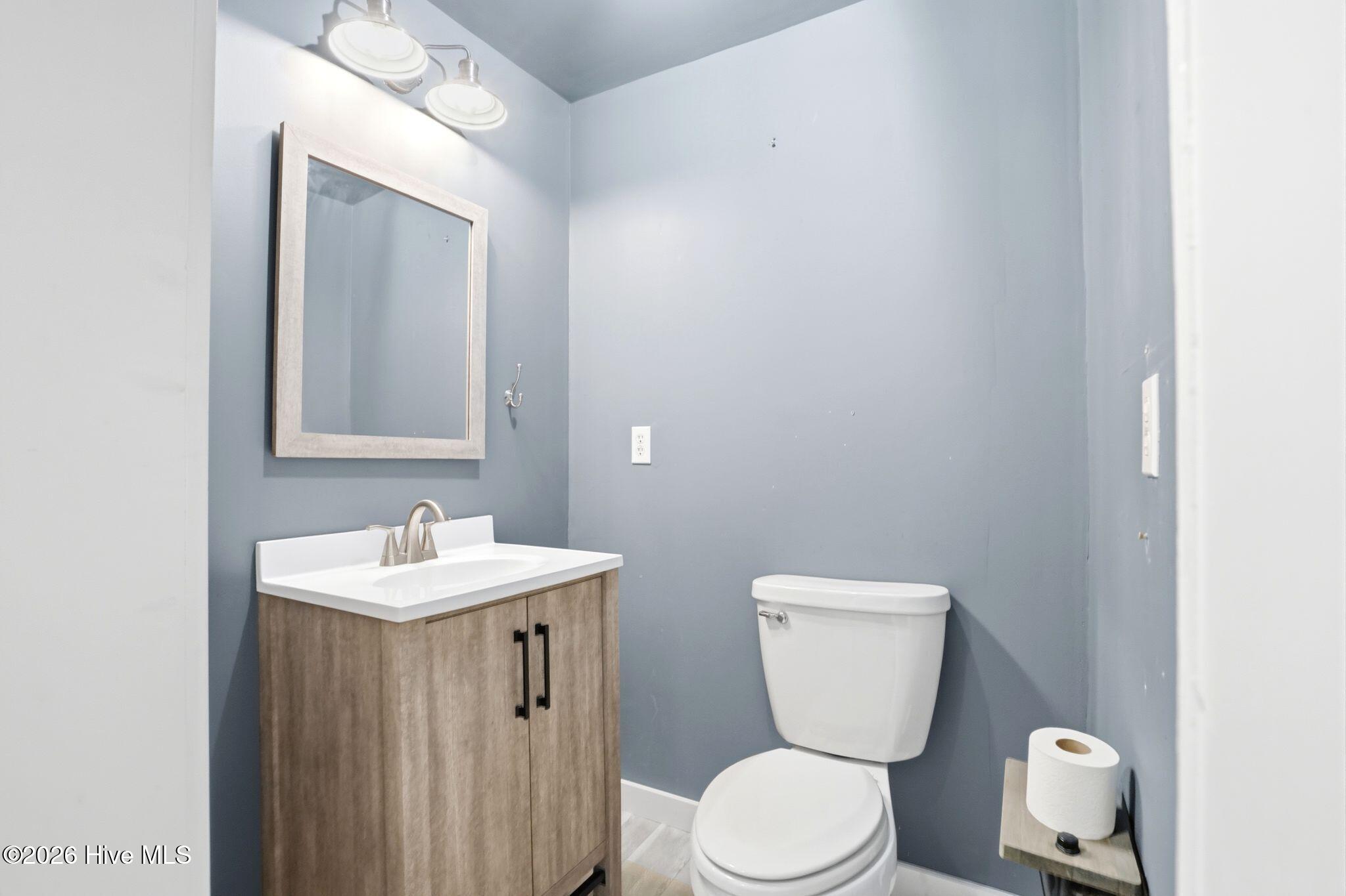 100570161 | Photo 40