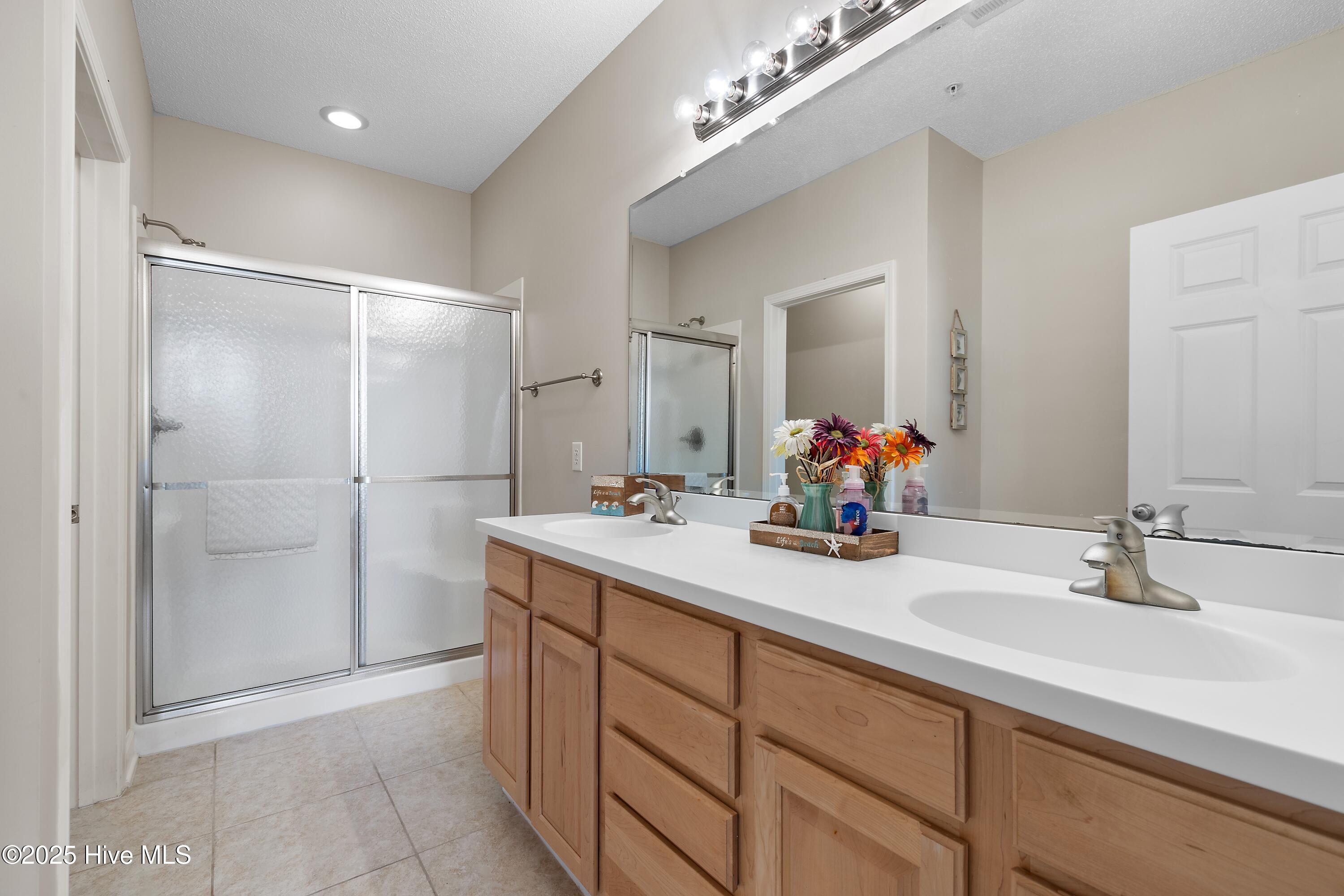 100536707 | Photo 19