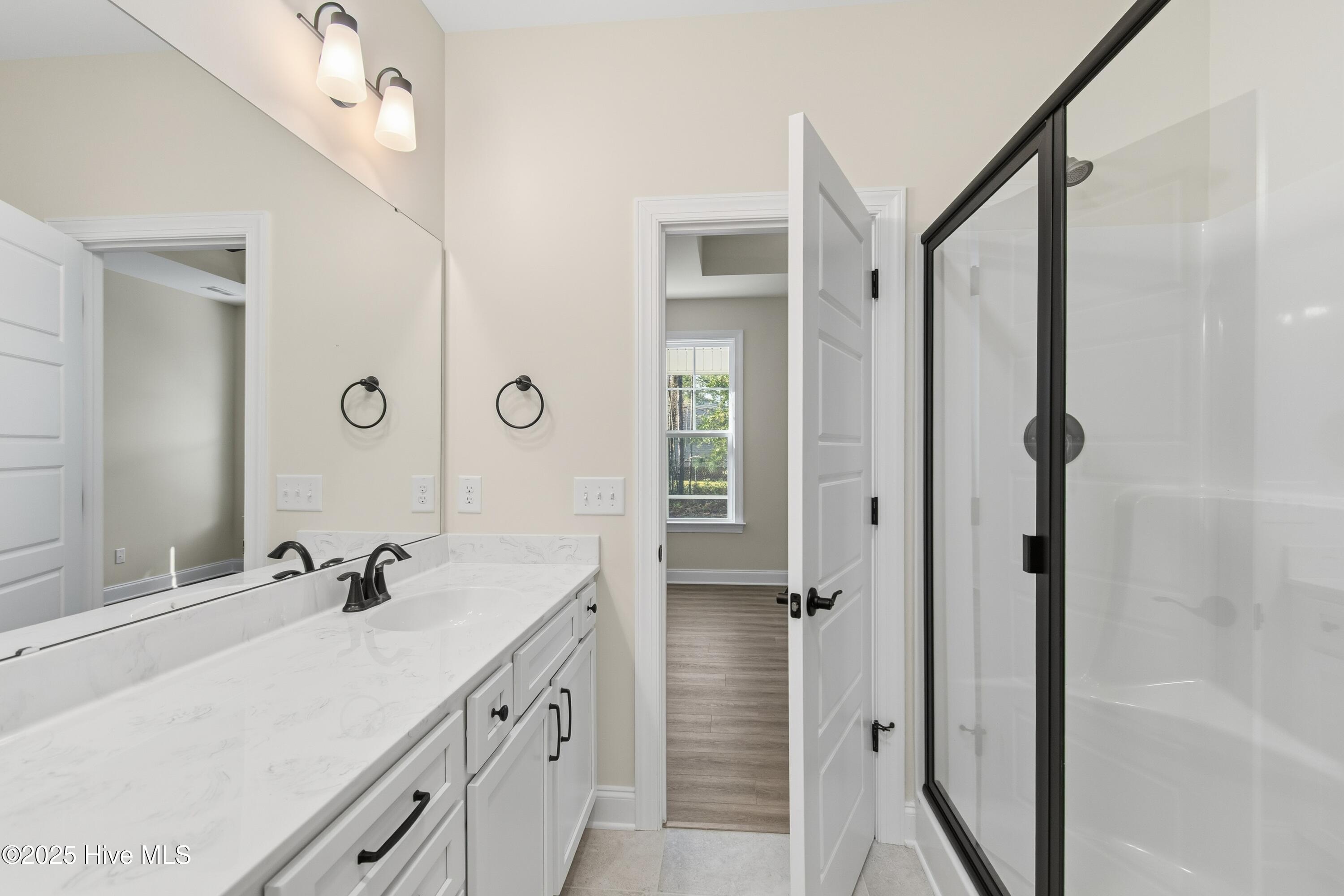 100505840 | Photo 23