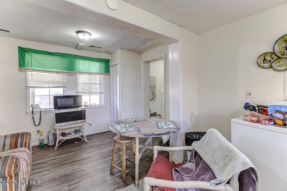 100541368 | Photo 13