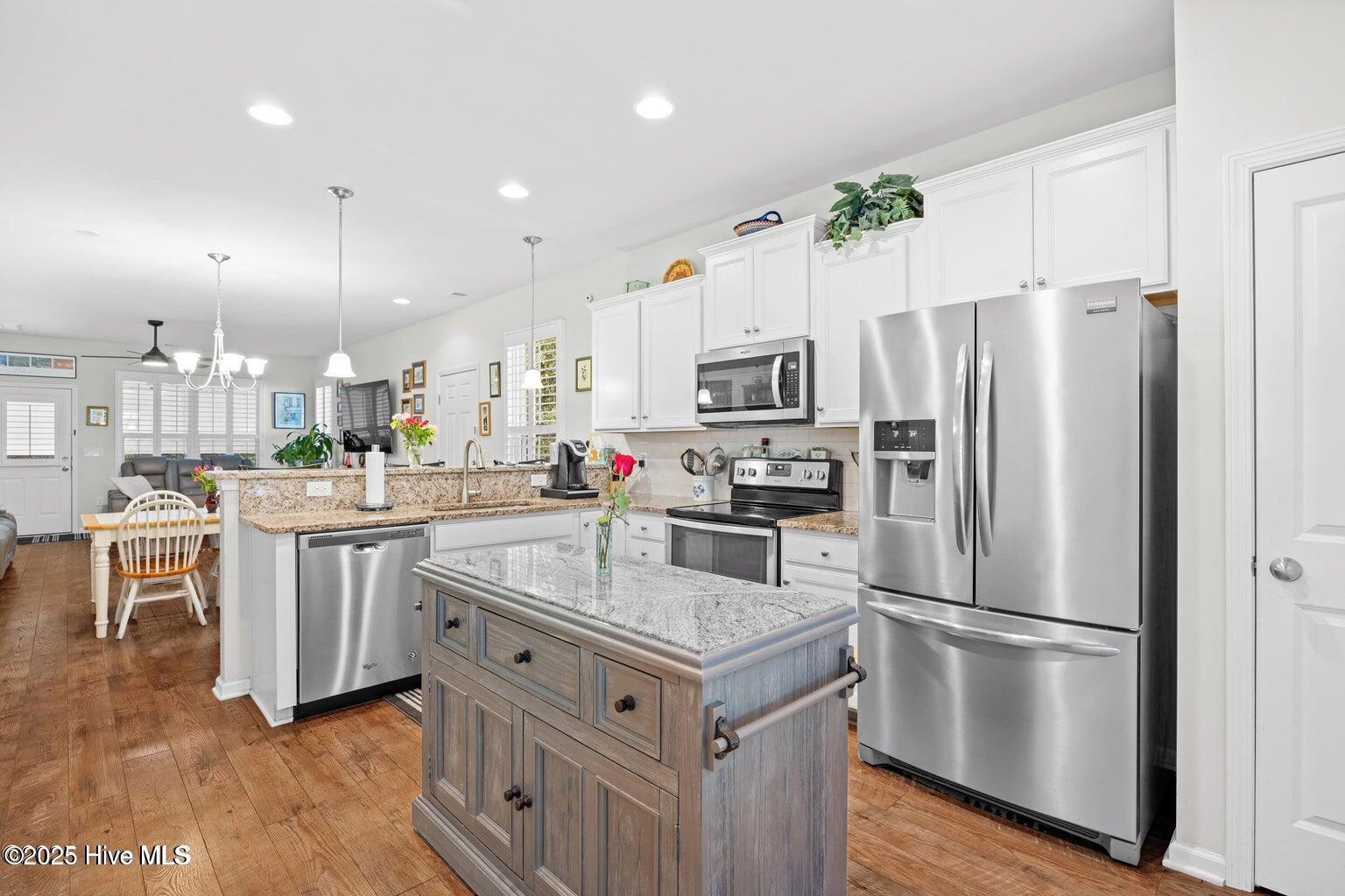 100531183 | Photo 20