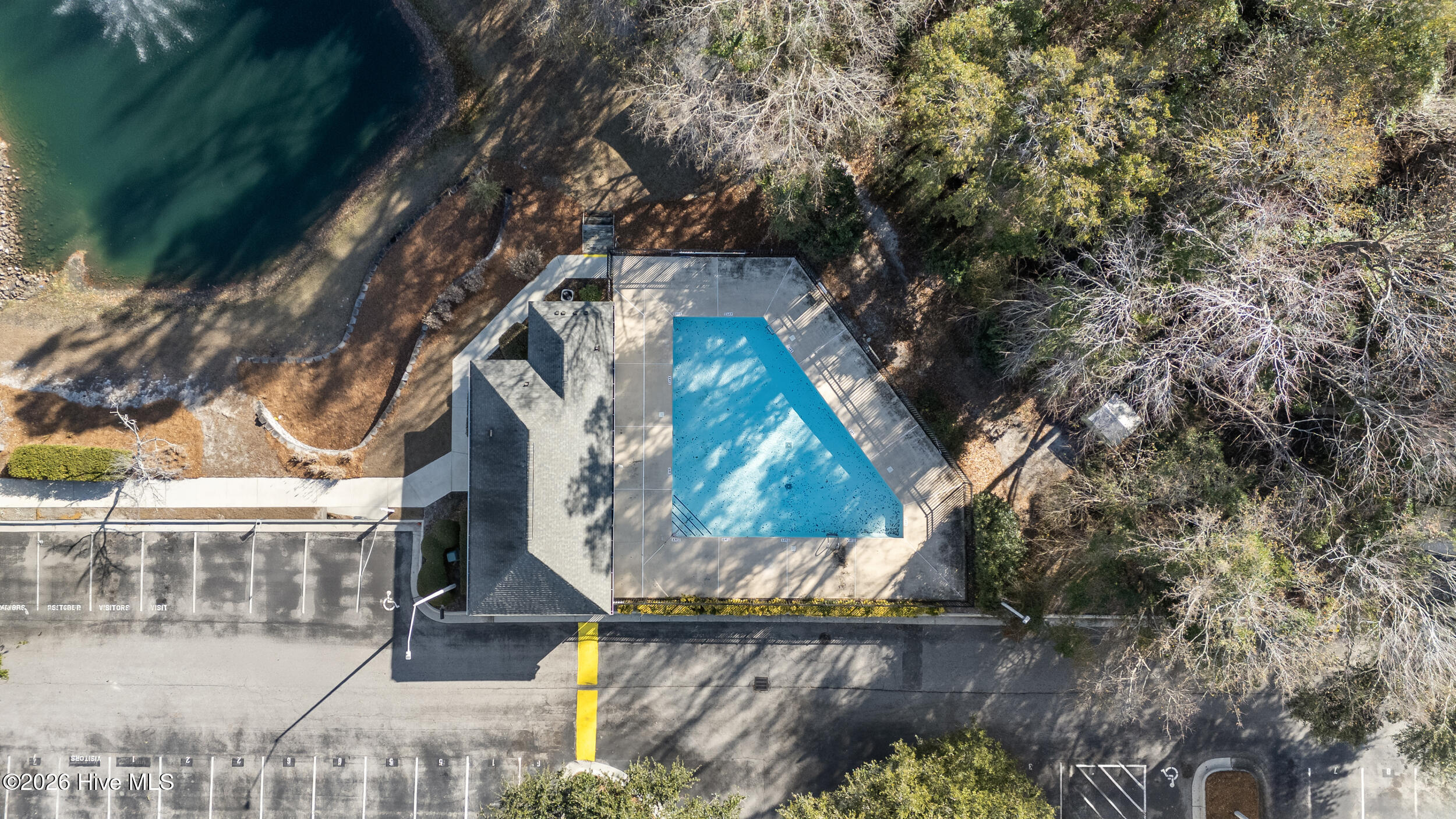 100549678 | Photo 31