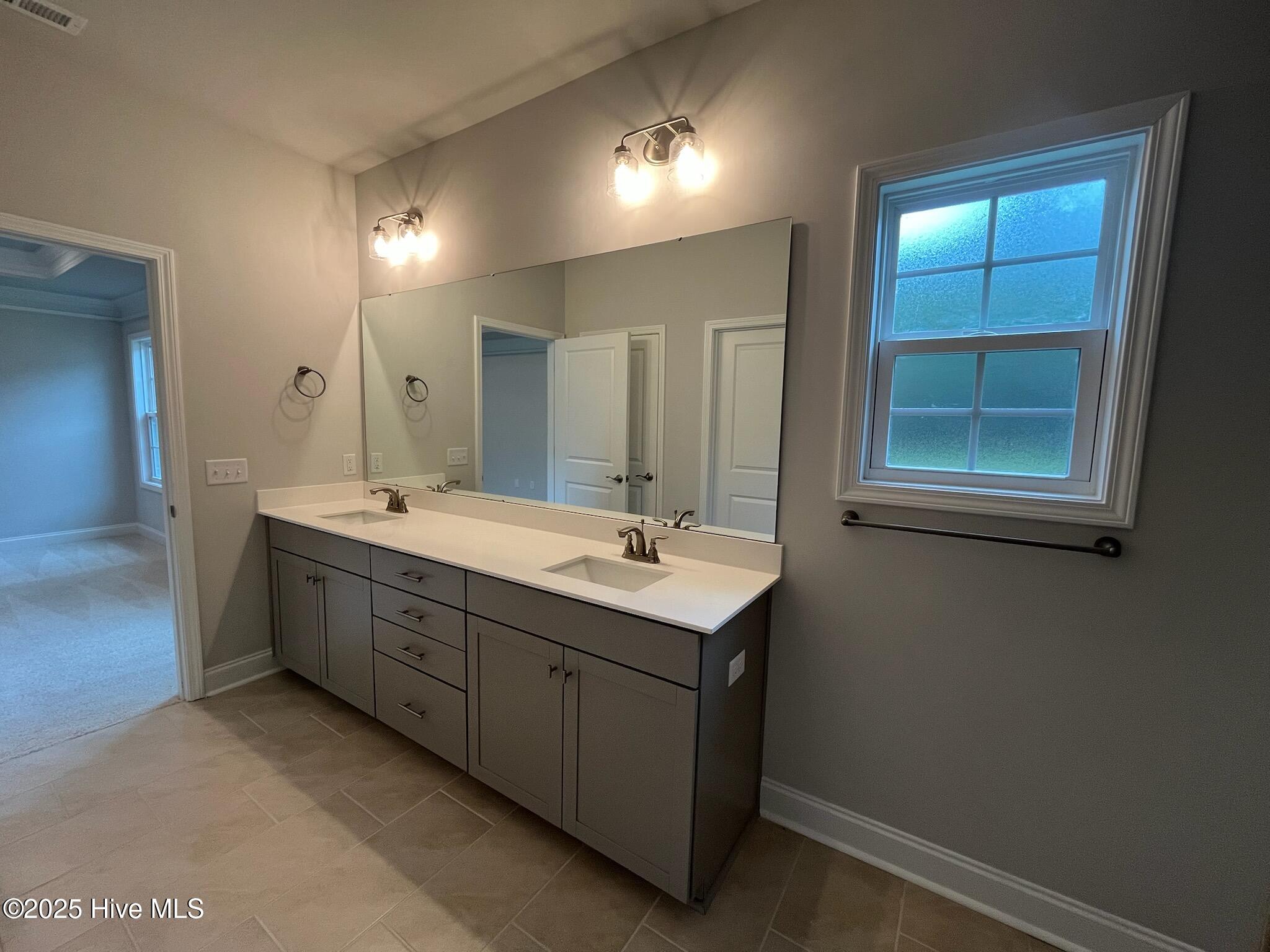 100423282 | Photo 27