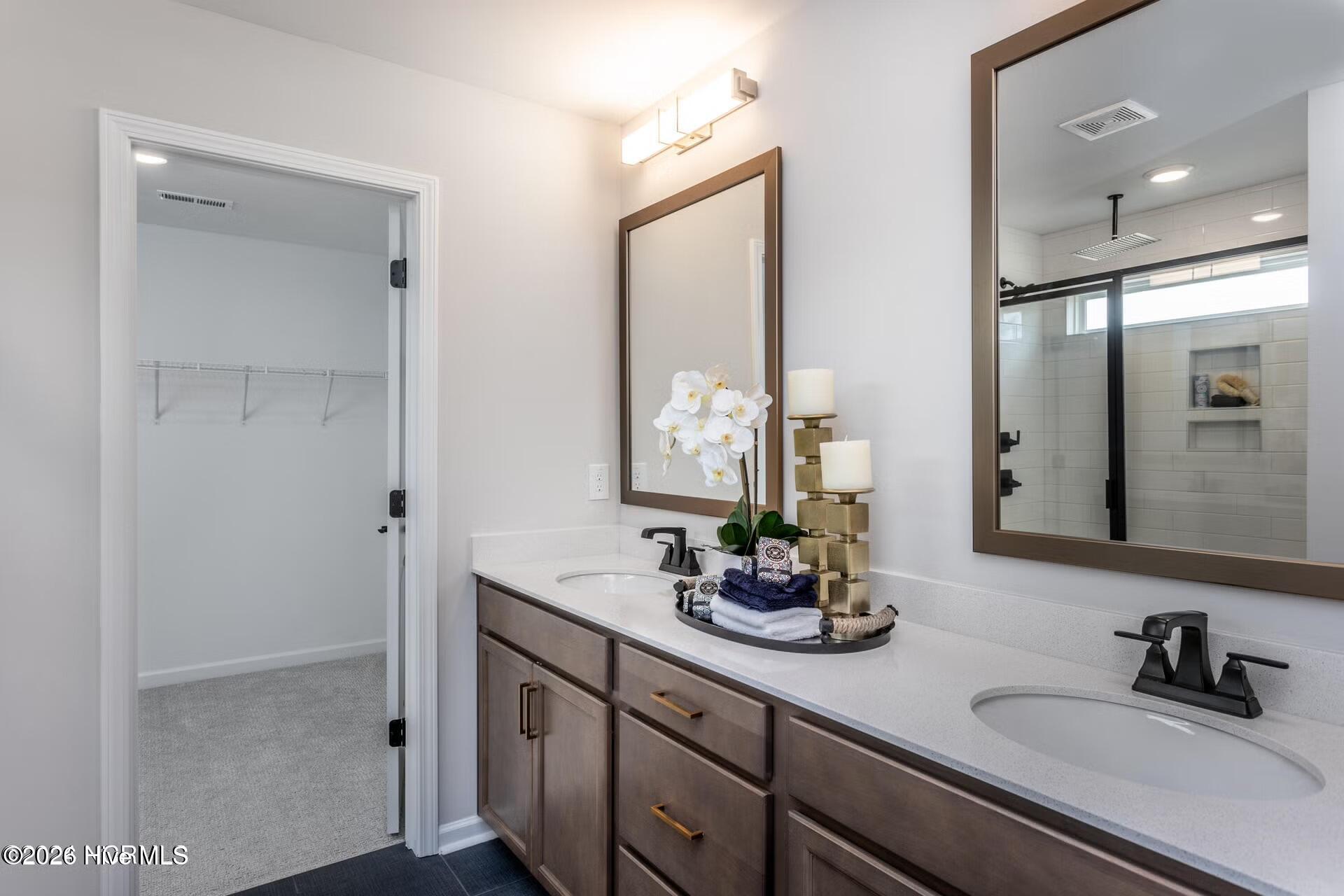 100554020 | Photo 17