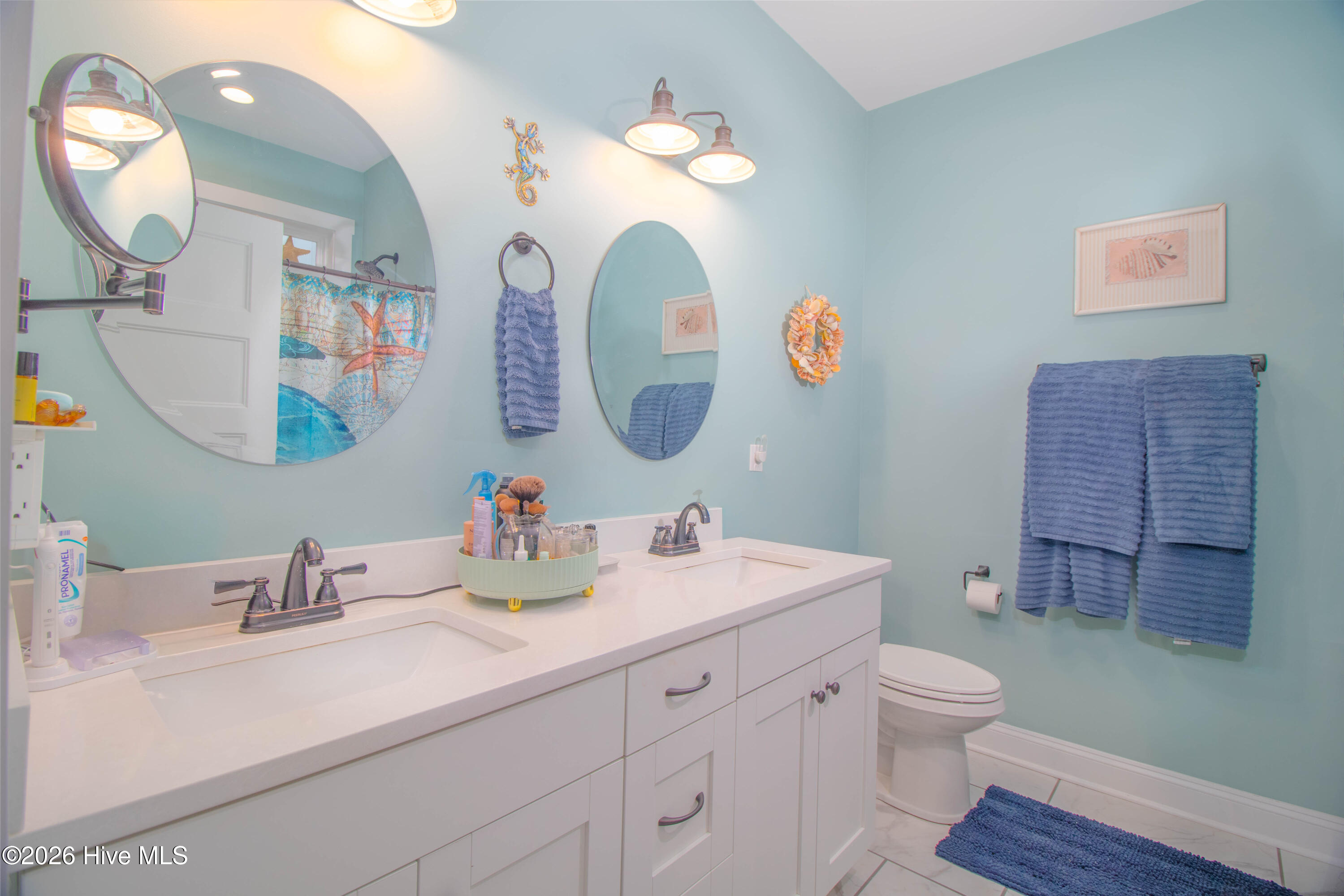 100570051 | Photo 17