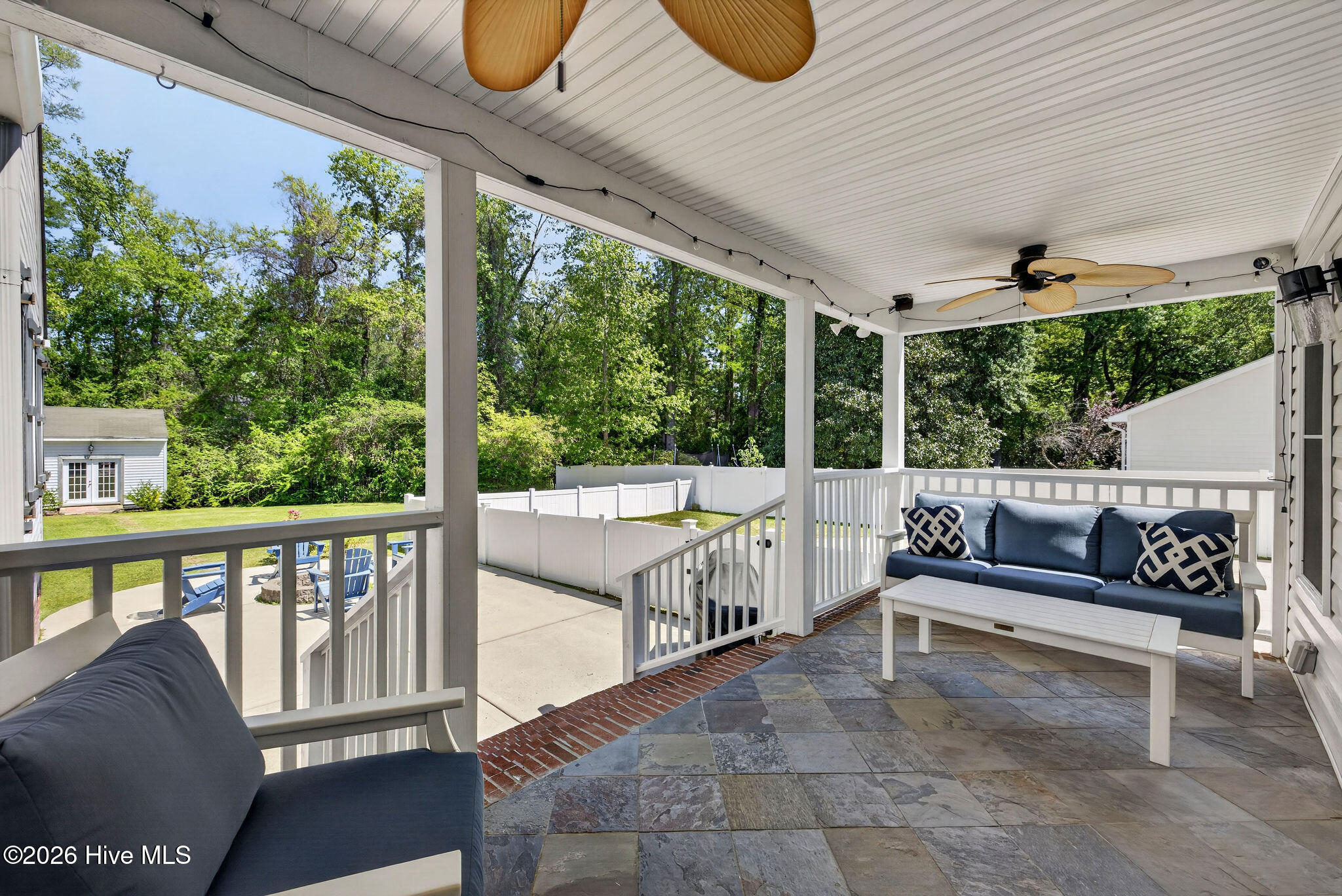 100567485 | Photo 46