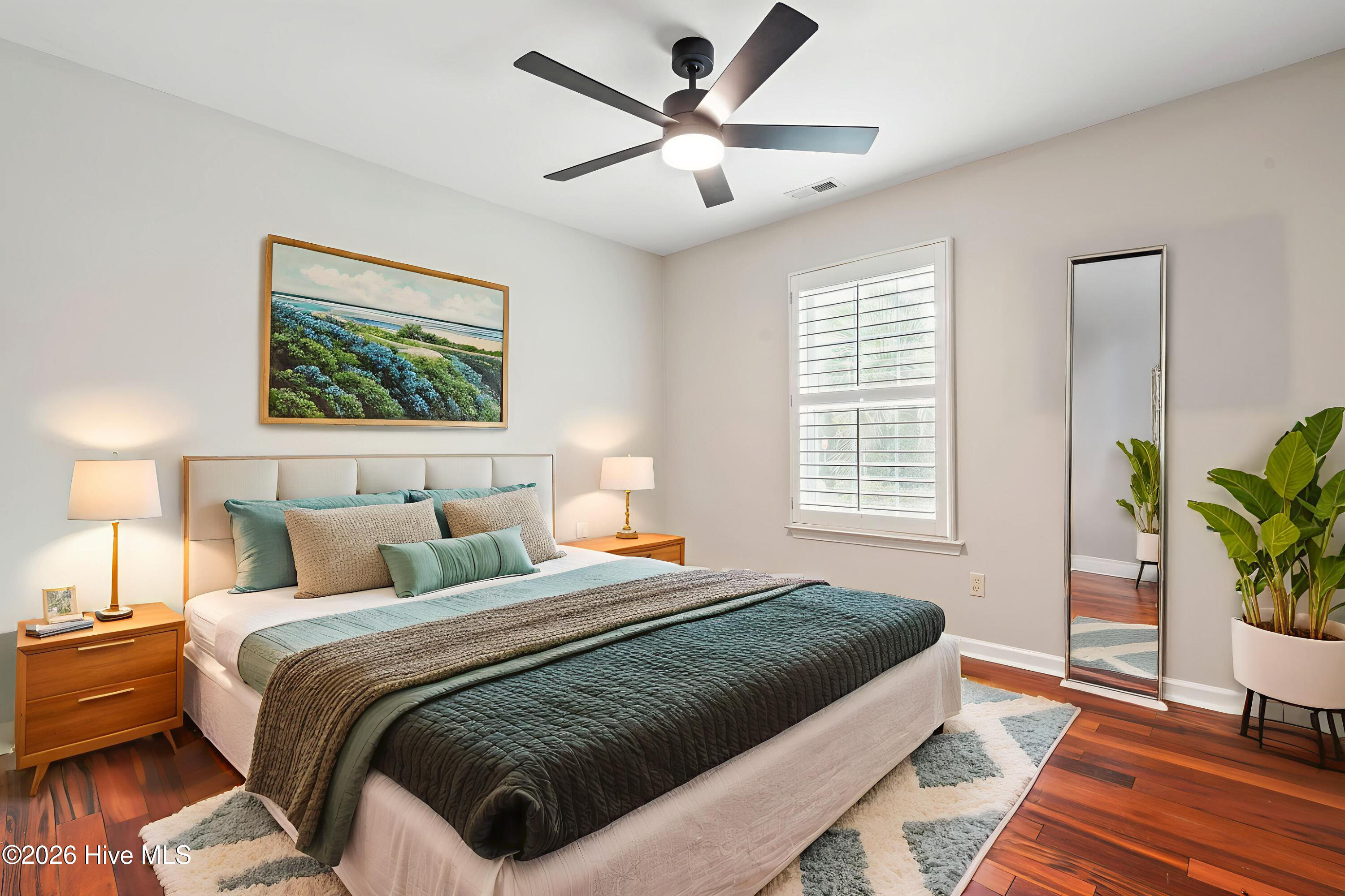 100538877 | Photo 24