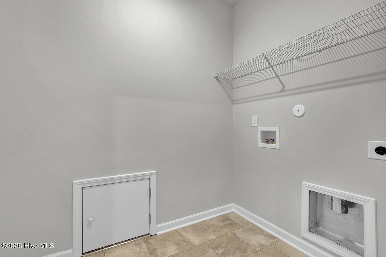 100550326 | Photo 28