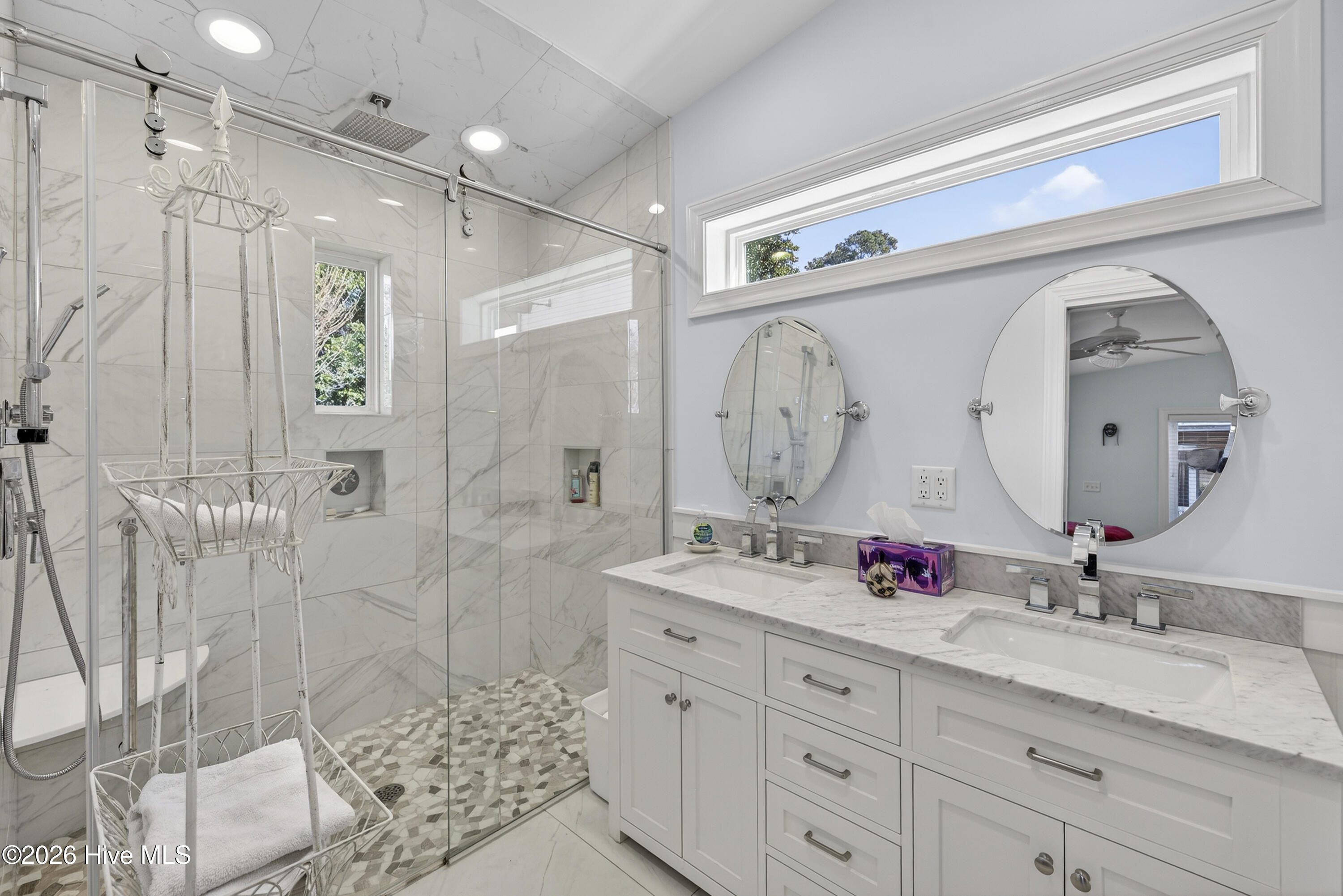 100559114 | Photo 30