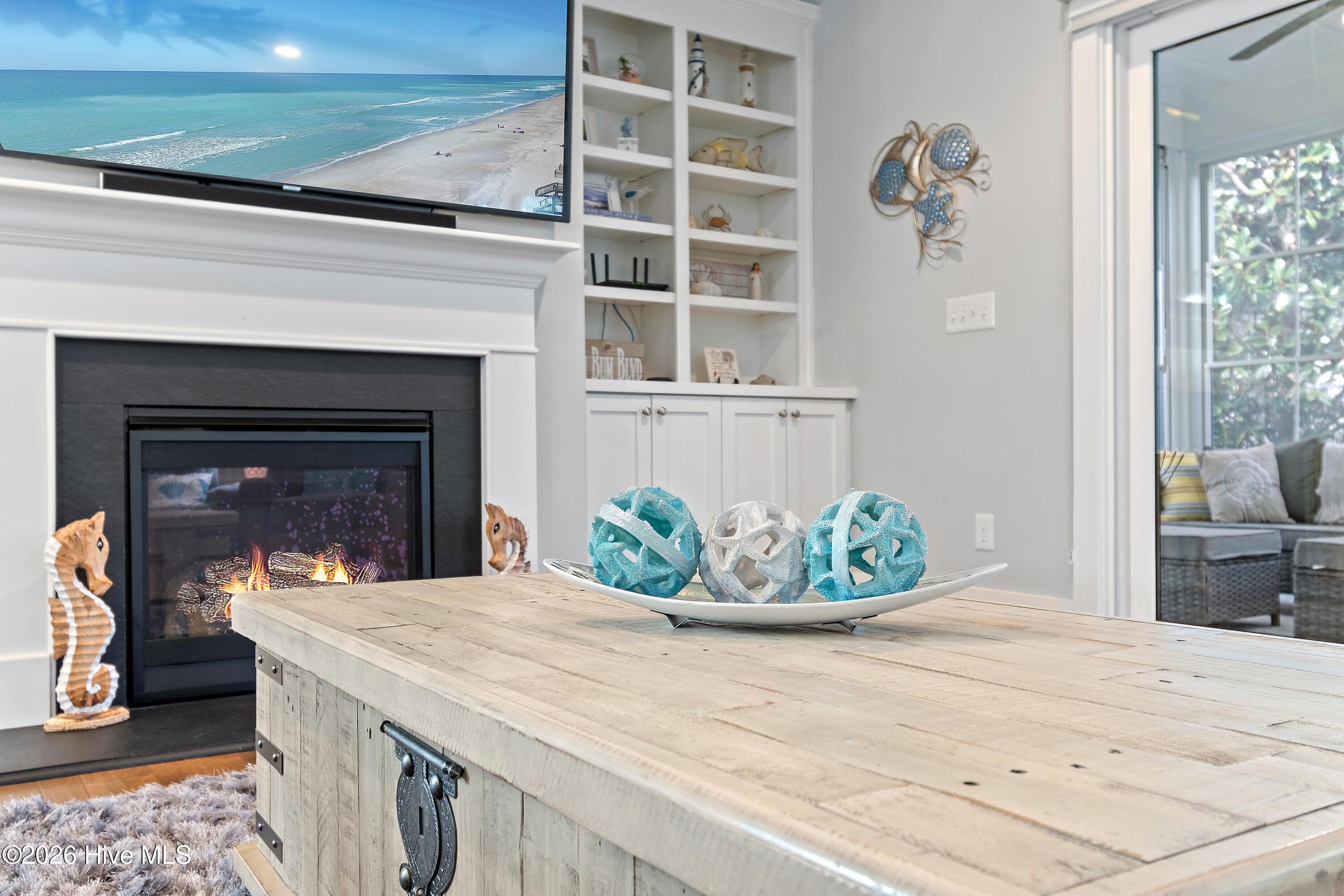 100561282 | Photo 24