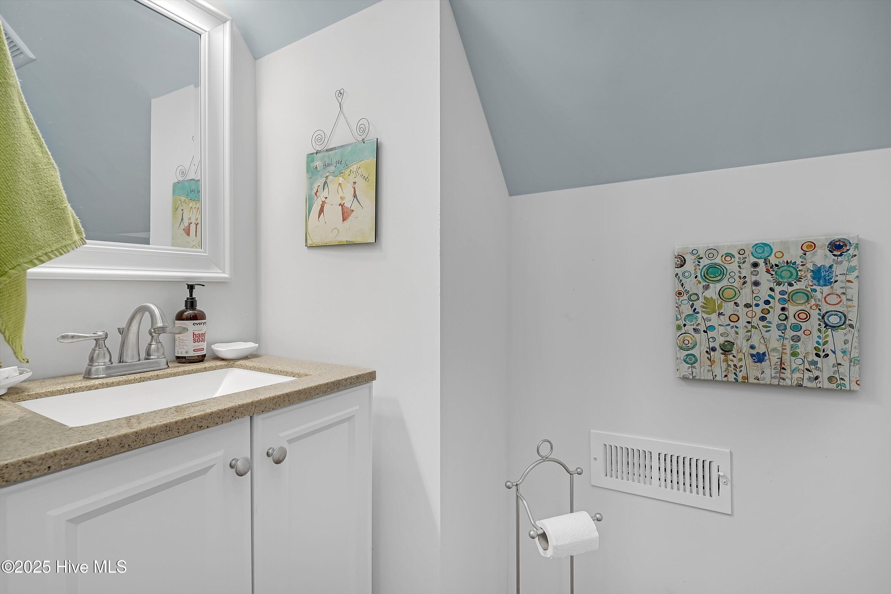 100532253 | Photo 20