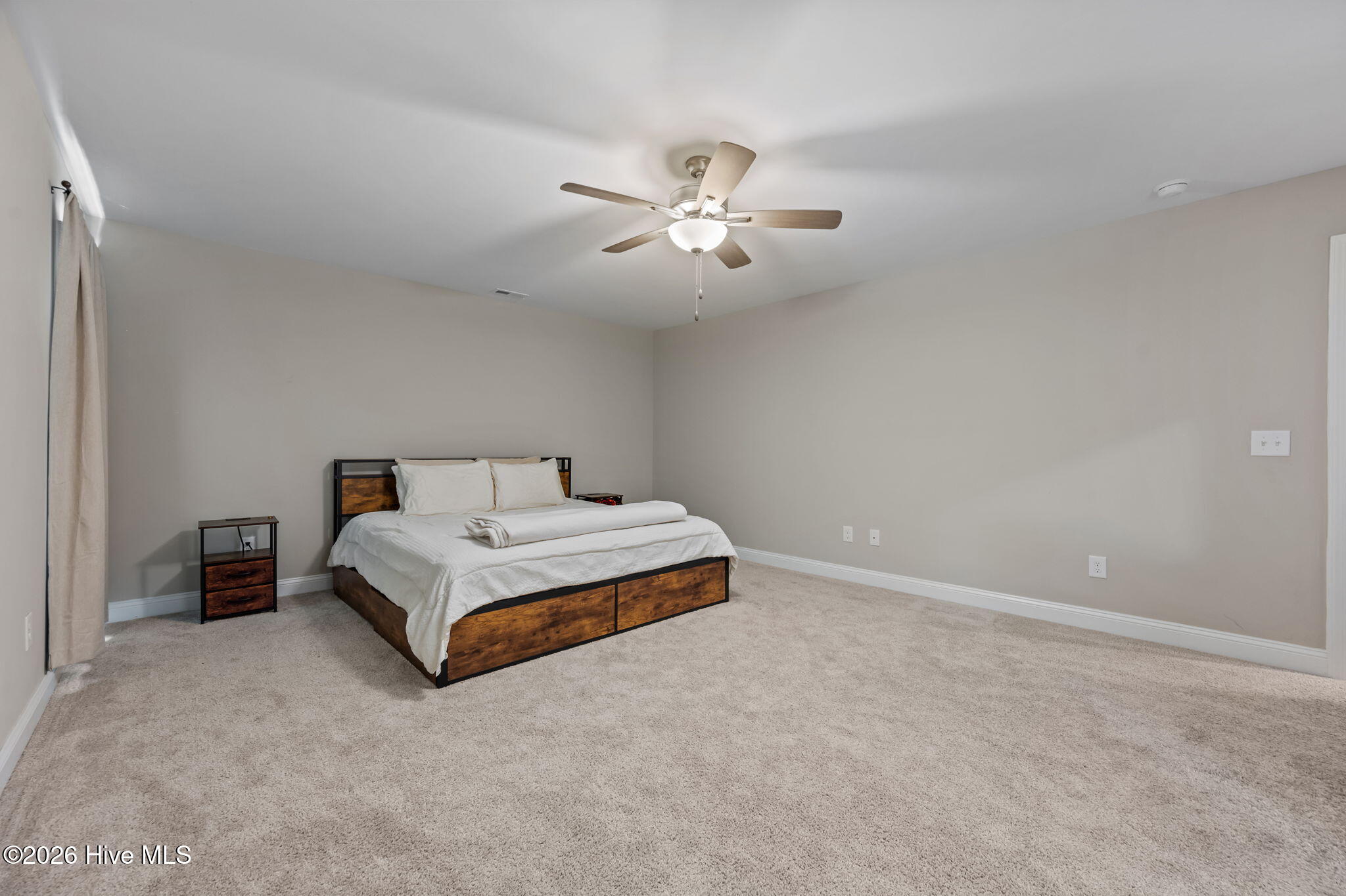 100560857 | Photo 21