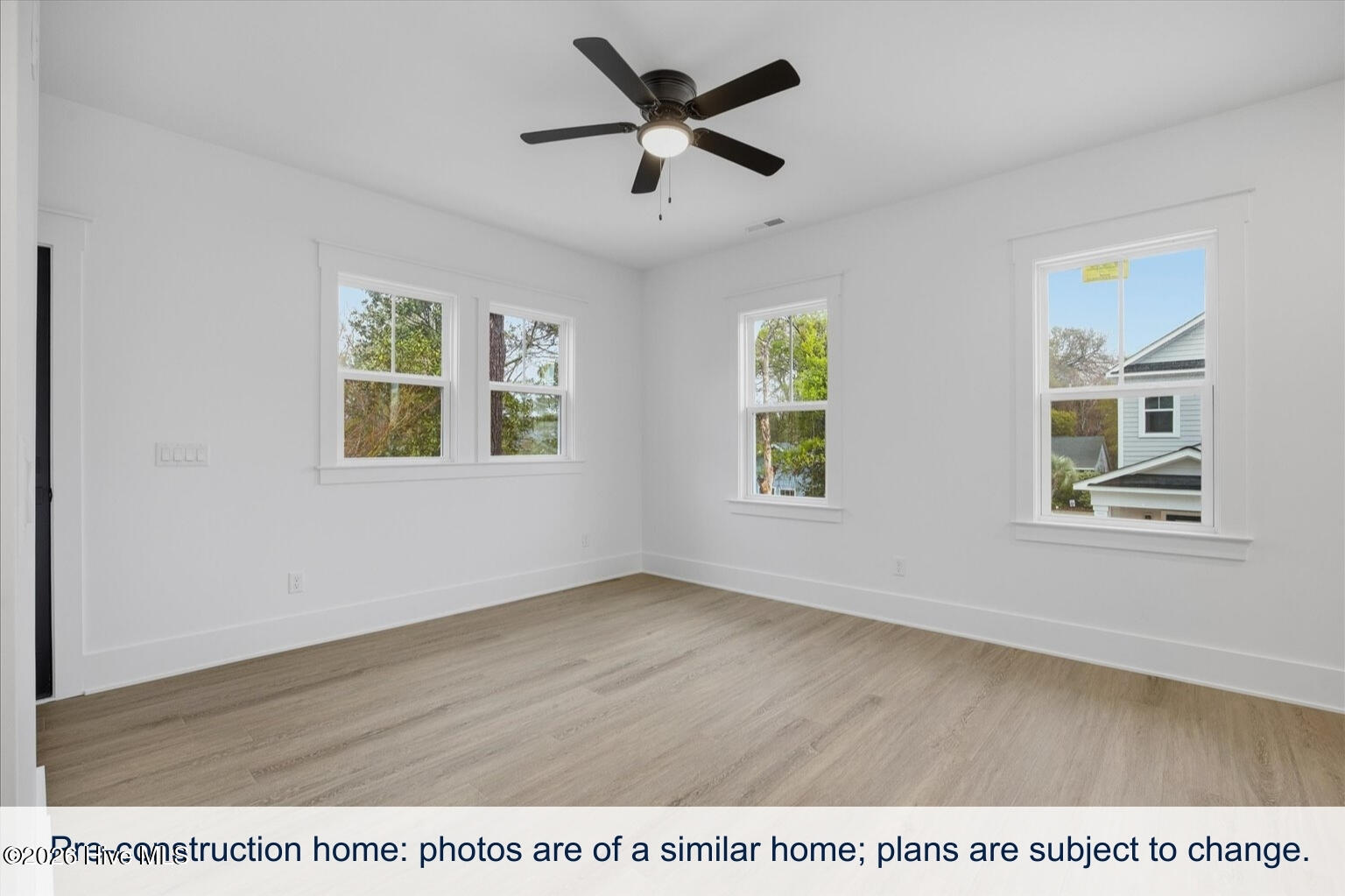 100567849 | Photo 48