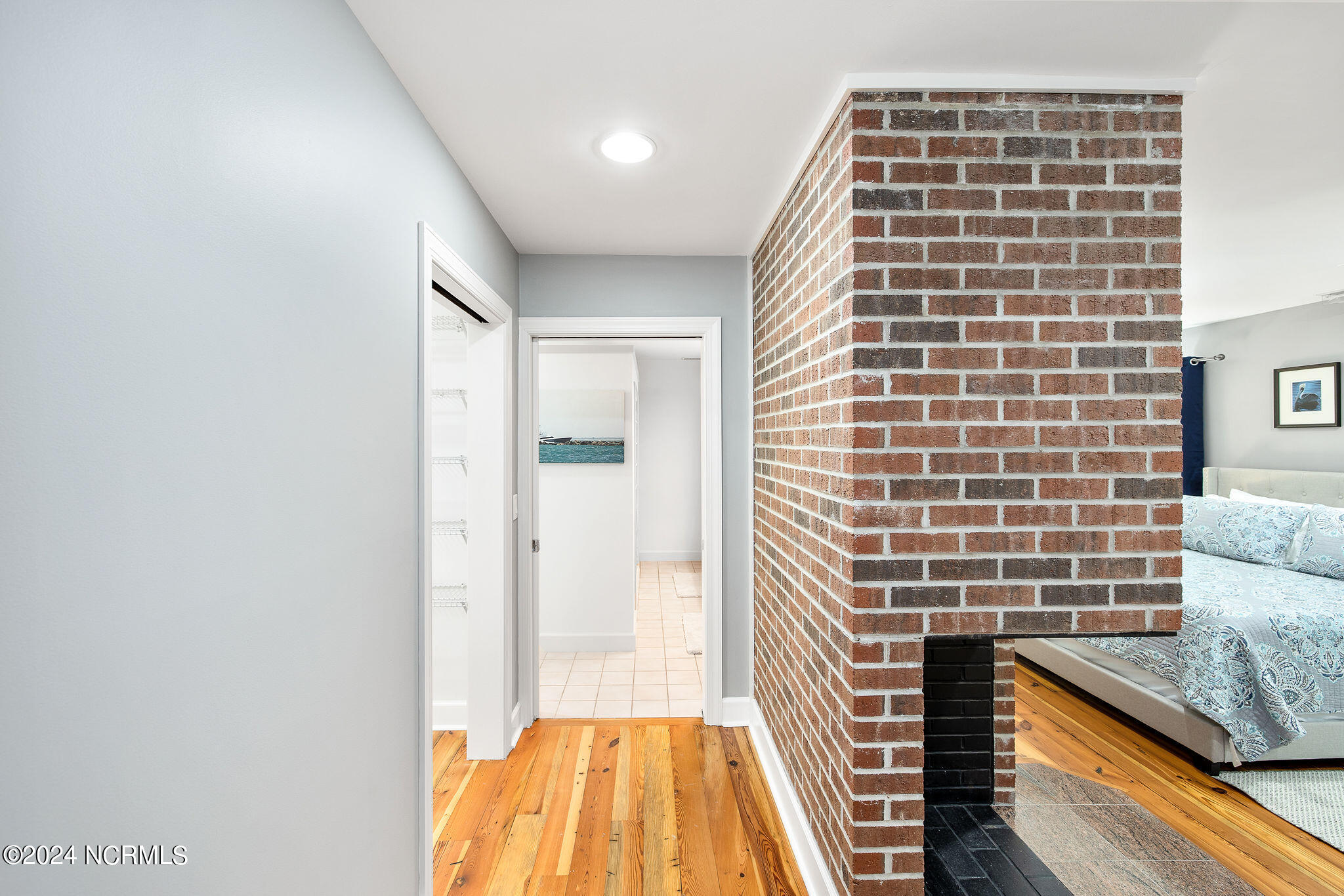 100493590 | Photo 36