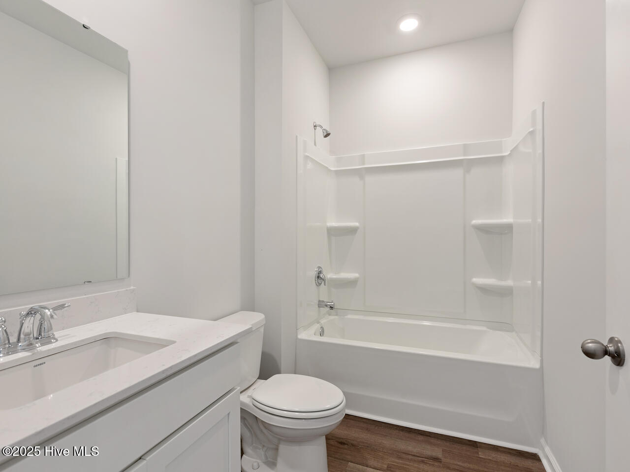 100547711 | Photo 28