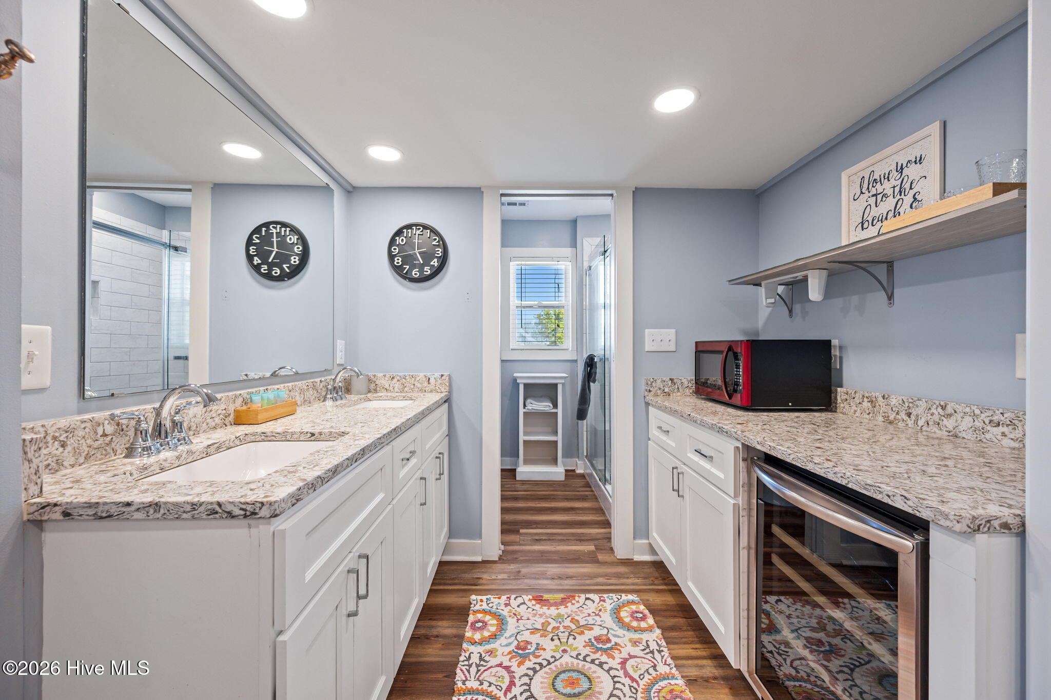 100569093 | Photo 49