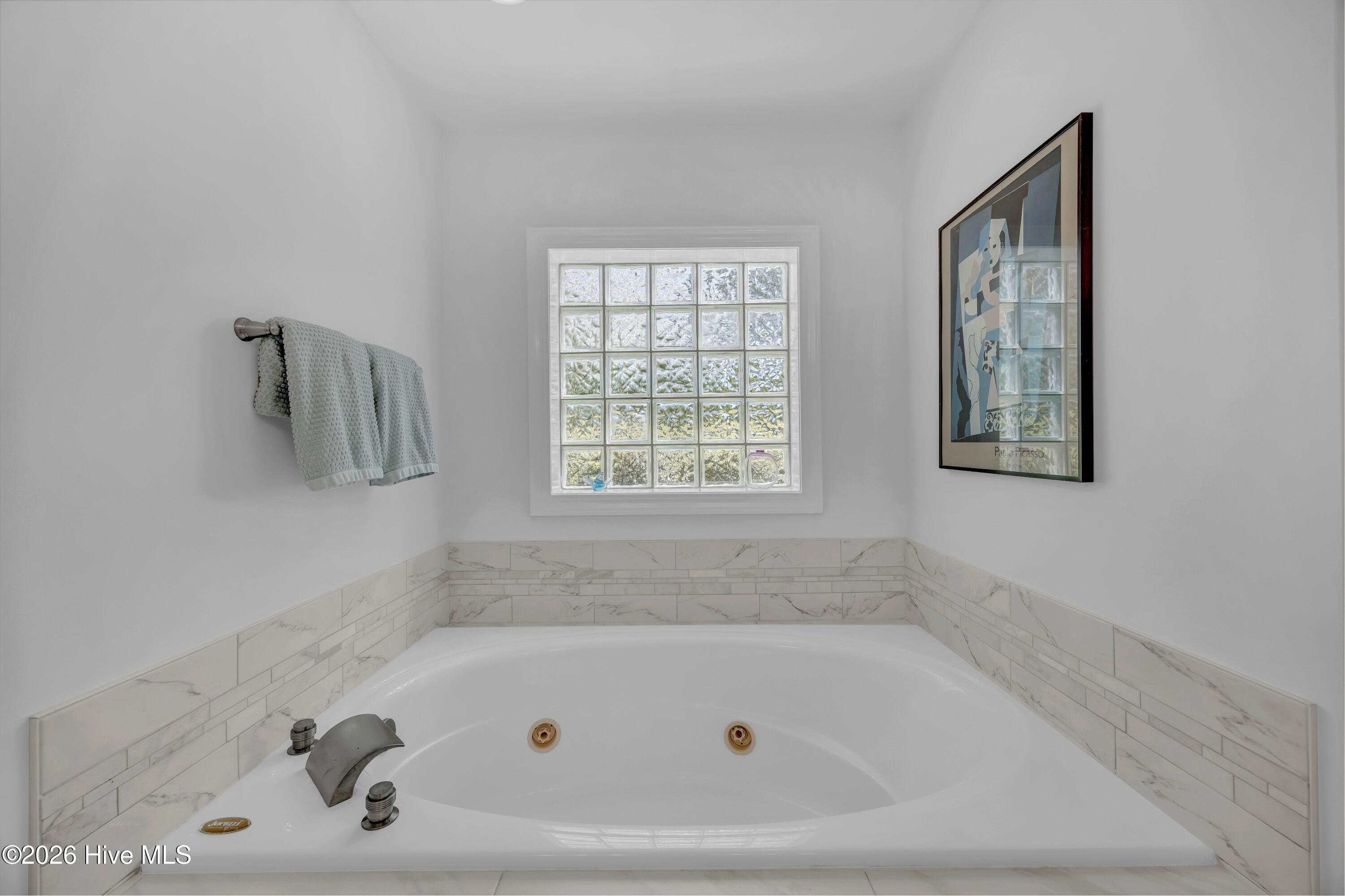 100566684 | Photo 28